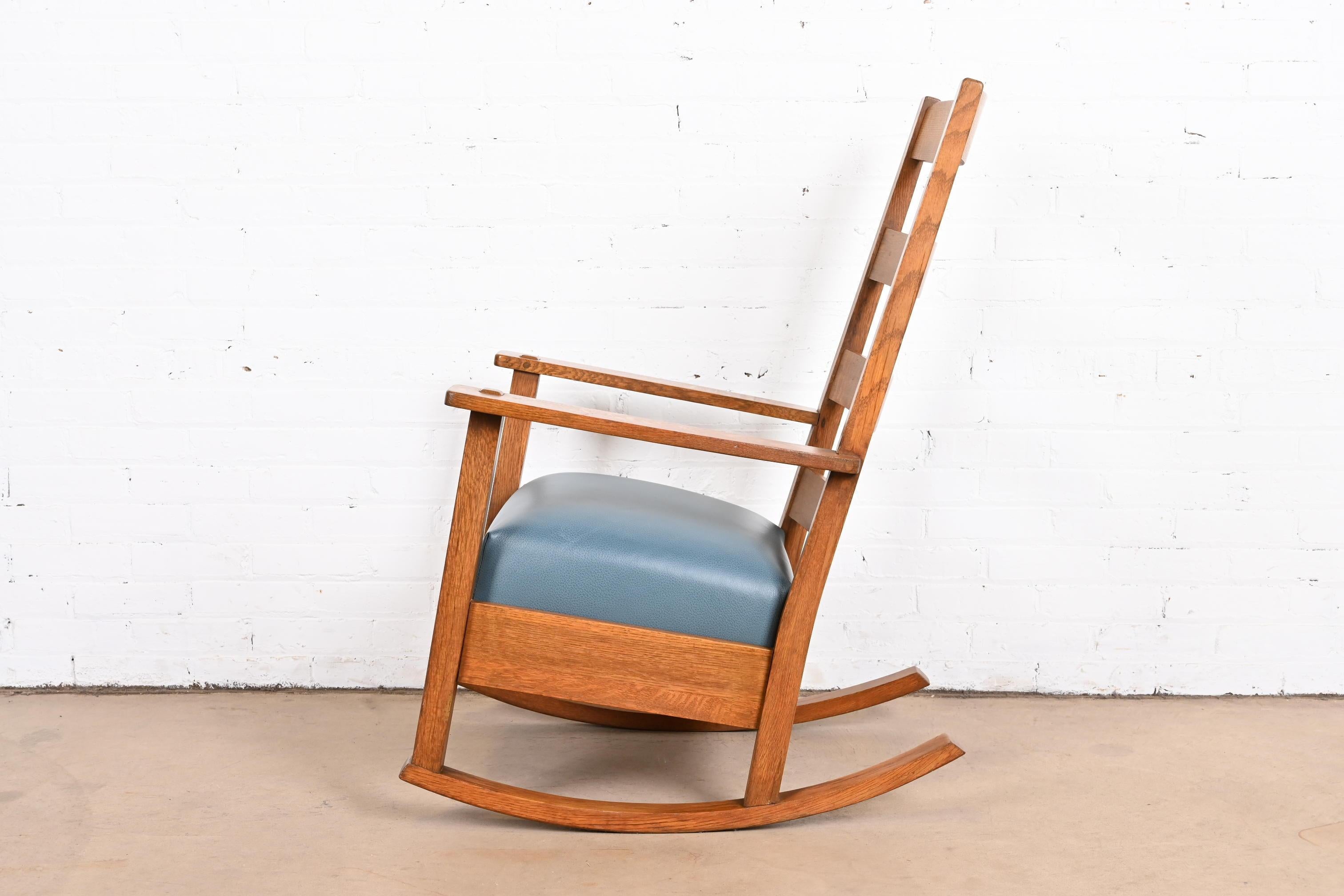 Limbert Mission Oak Arts & Crafts Rocking Chair, circa 1900 5