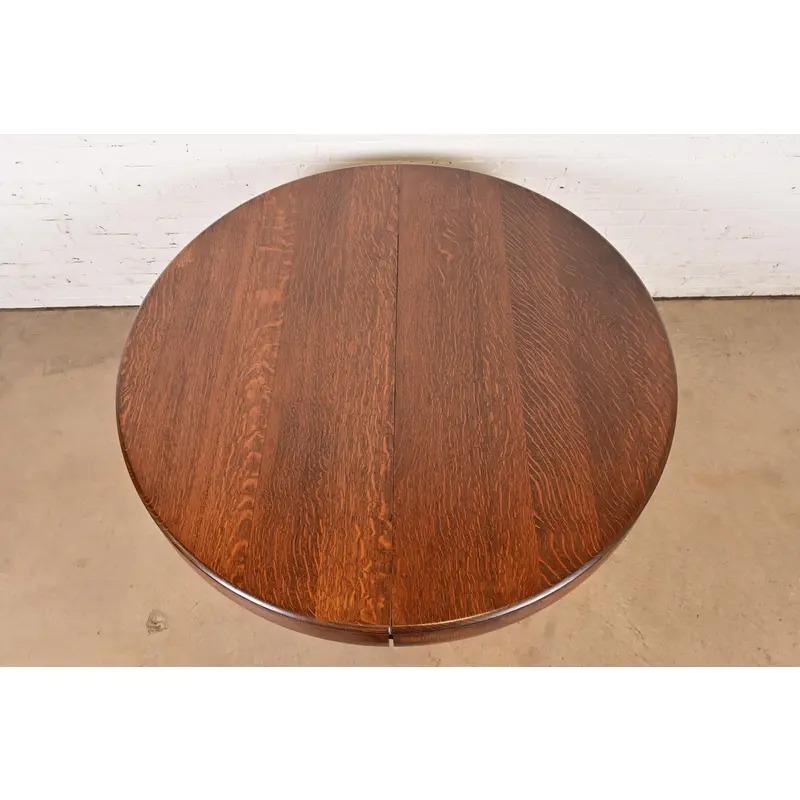 XX secolo Tavolo da pranzo allungabile in stile Limbert, appena rifinito in vendita