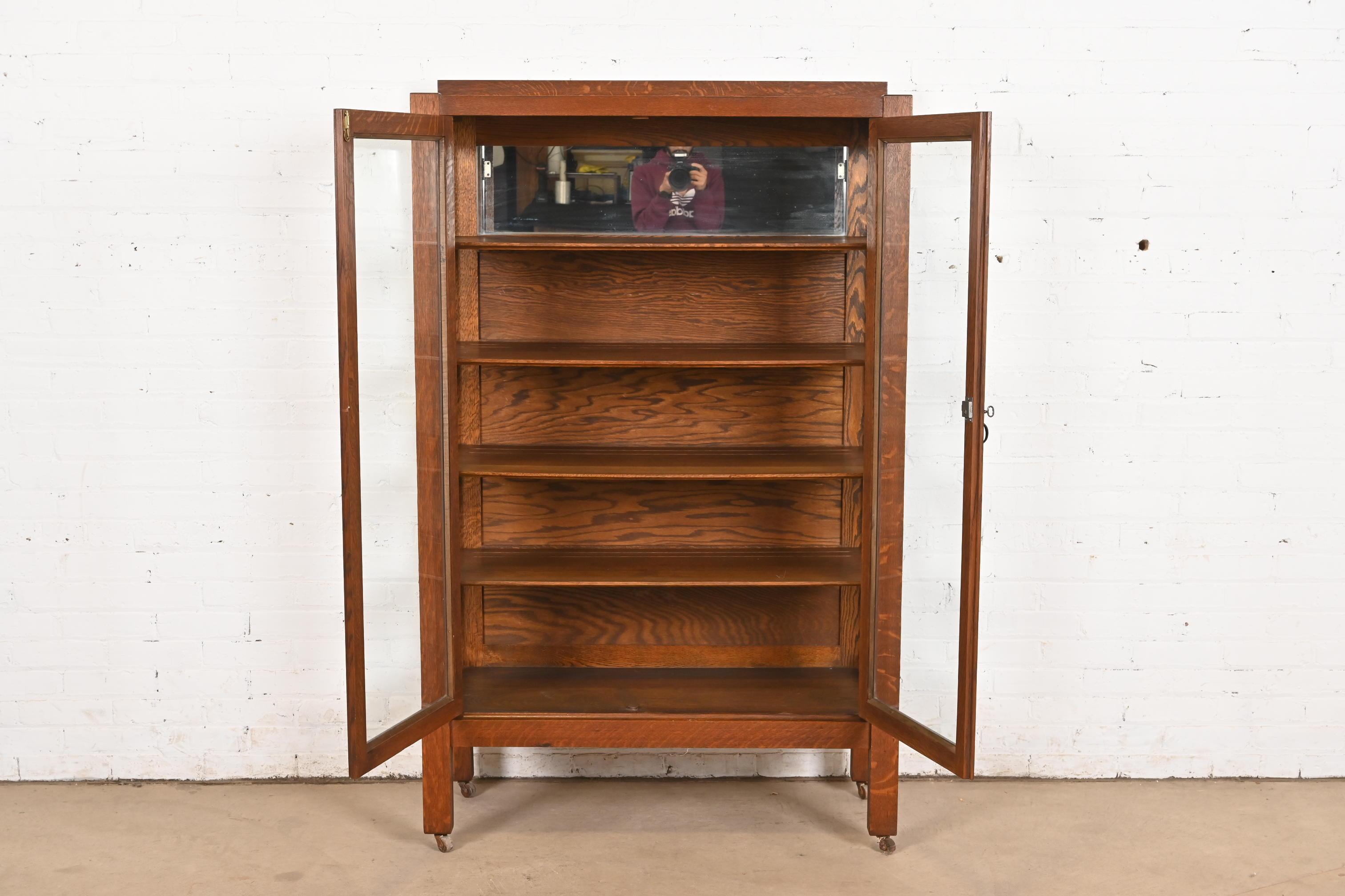 XX secolo Mobile libreria in stile Limbert, Mission Arts & Crafts, Circa 1900 in vendita