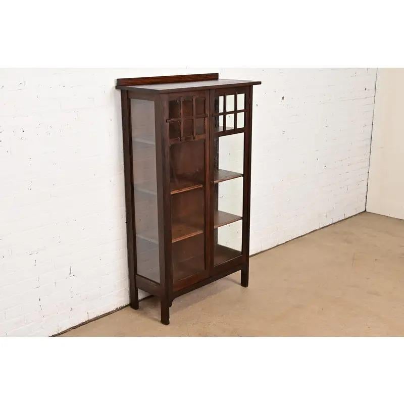 Mobile libreria in stile Limbert, Mission Arts & Crafts, Circa 1900 In condizioni buone in vendita a South Bend, IN