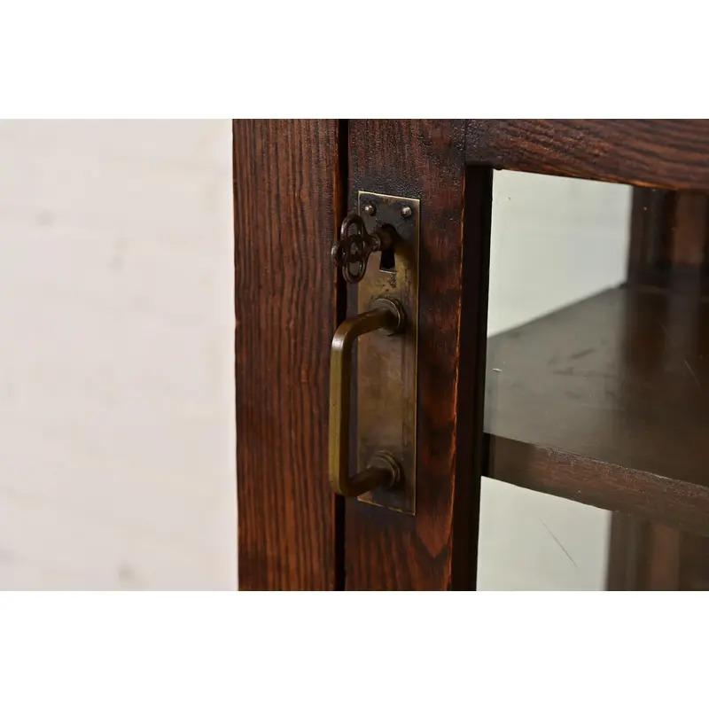 XX secolo Libreria Mission Arts & Crafts in stile Limbert in quercia, circa 1905 in vendita