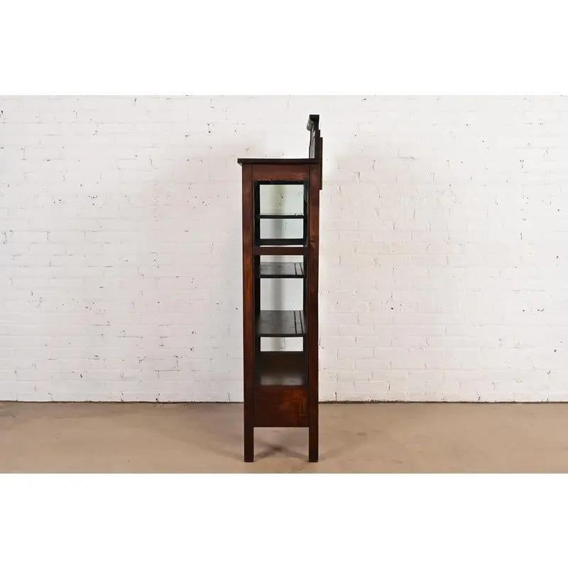 Libreria Mission Arts & Crafts in stile Limbert in quercia, circa 1905 in vendita 1