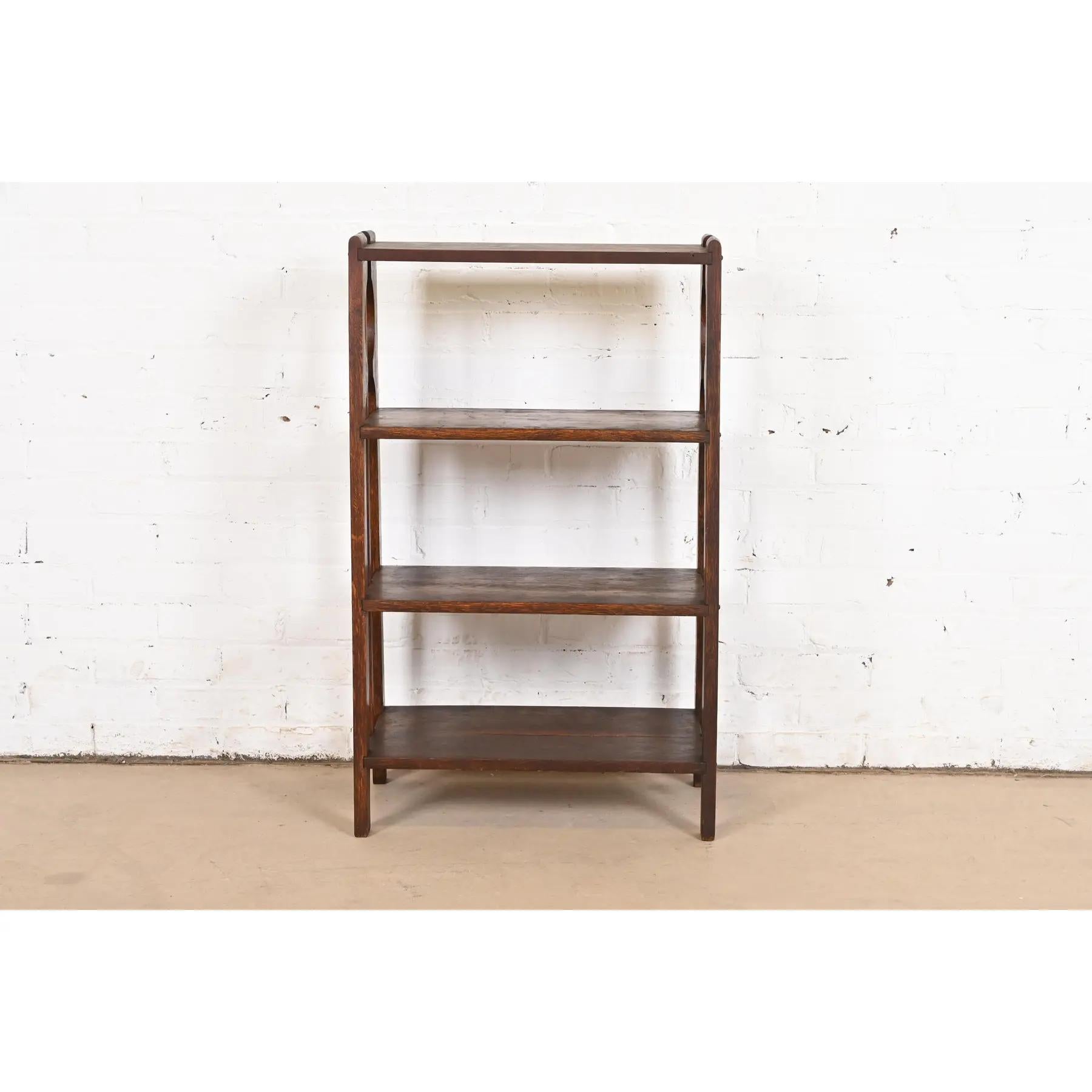 Limbert Style Antique Mission Oak Arts & Crafts Bookcase or Magazine Rack, 1900 In Good Condition For Sale In South Bend, IN
