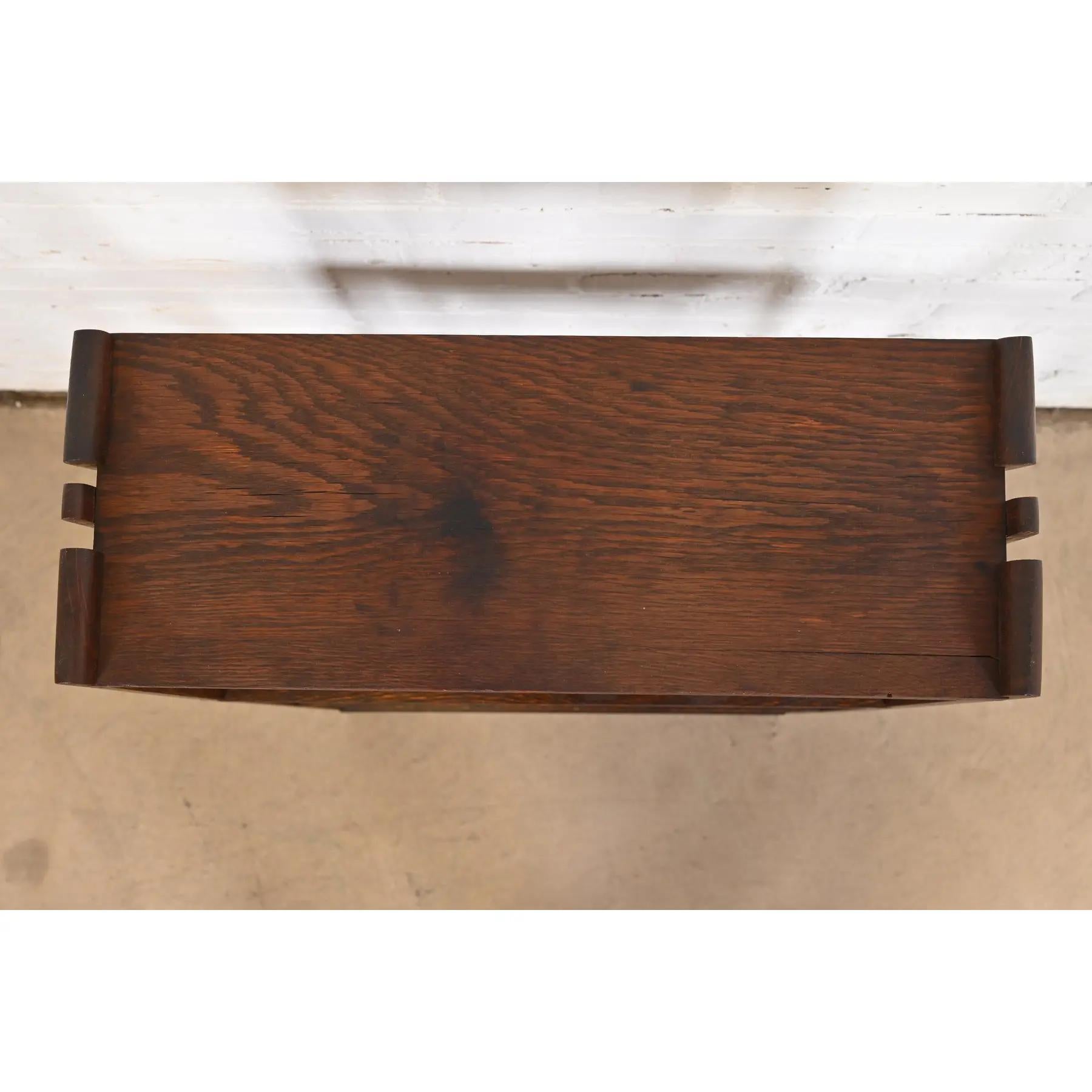 Early 20th Century Limbert Style Antique Mission Oak Arts & Crafts Bookcase or Magazine Rack, 1900 For Sale
