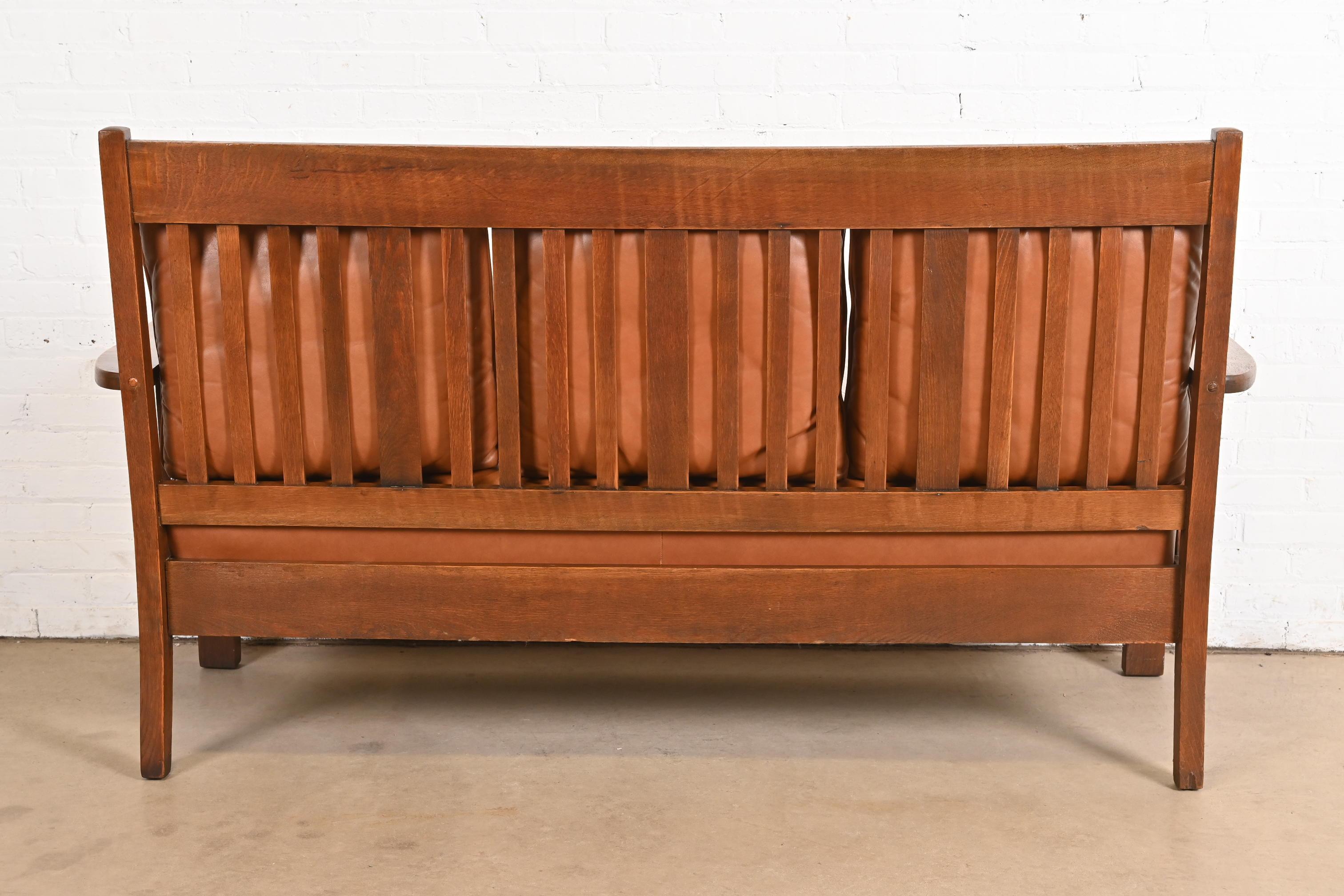 Sofá Settle estilo Limbert Antiguo Mission Arts & Crafts de Roble, Circa 1900 en venta 5