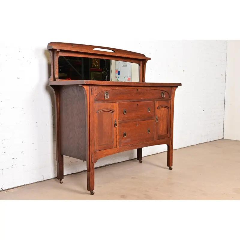 Americano Credenza Mission Arts & Crafts in stile Limbert, circa 1910, in Oak in vendita
