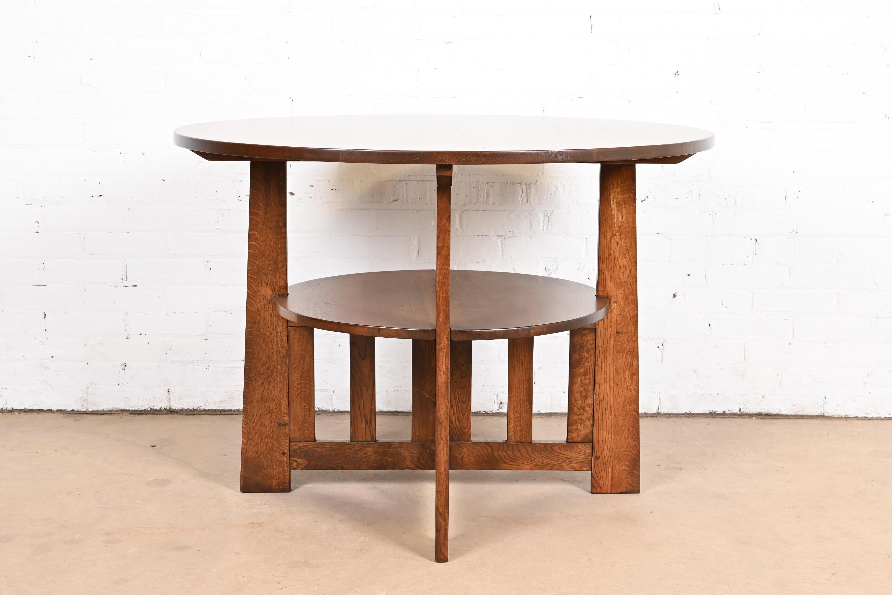 Limbert Style Antique Mission Oak Arts & Crafts Two-Tier Center Table In Good Condition For Sale In South Bend, IN