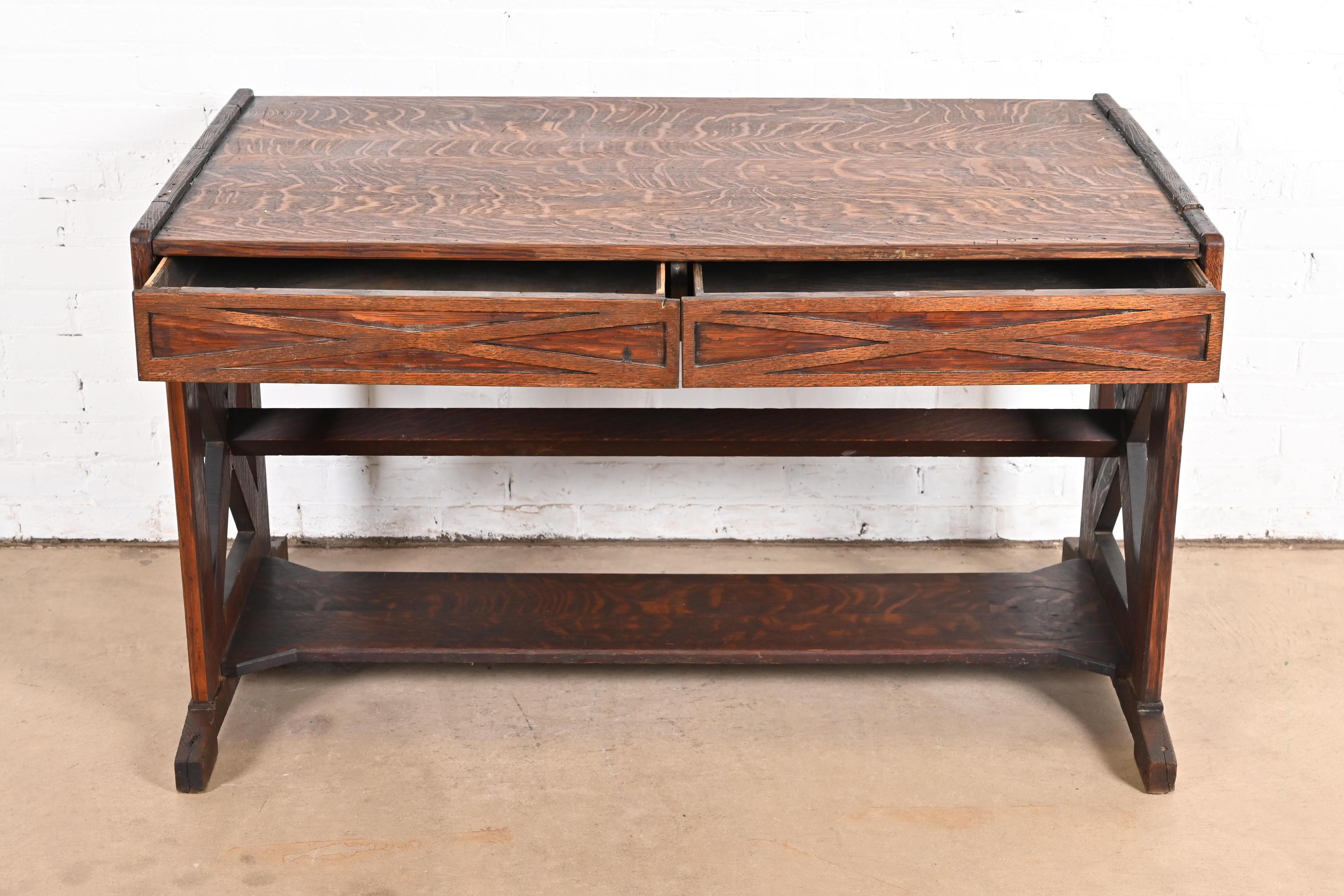 Table de bibliothèque à tréteaux Mission Tiger Oak Arts & Crafts de style Limbert Bon état - En vente à South Bend, IN