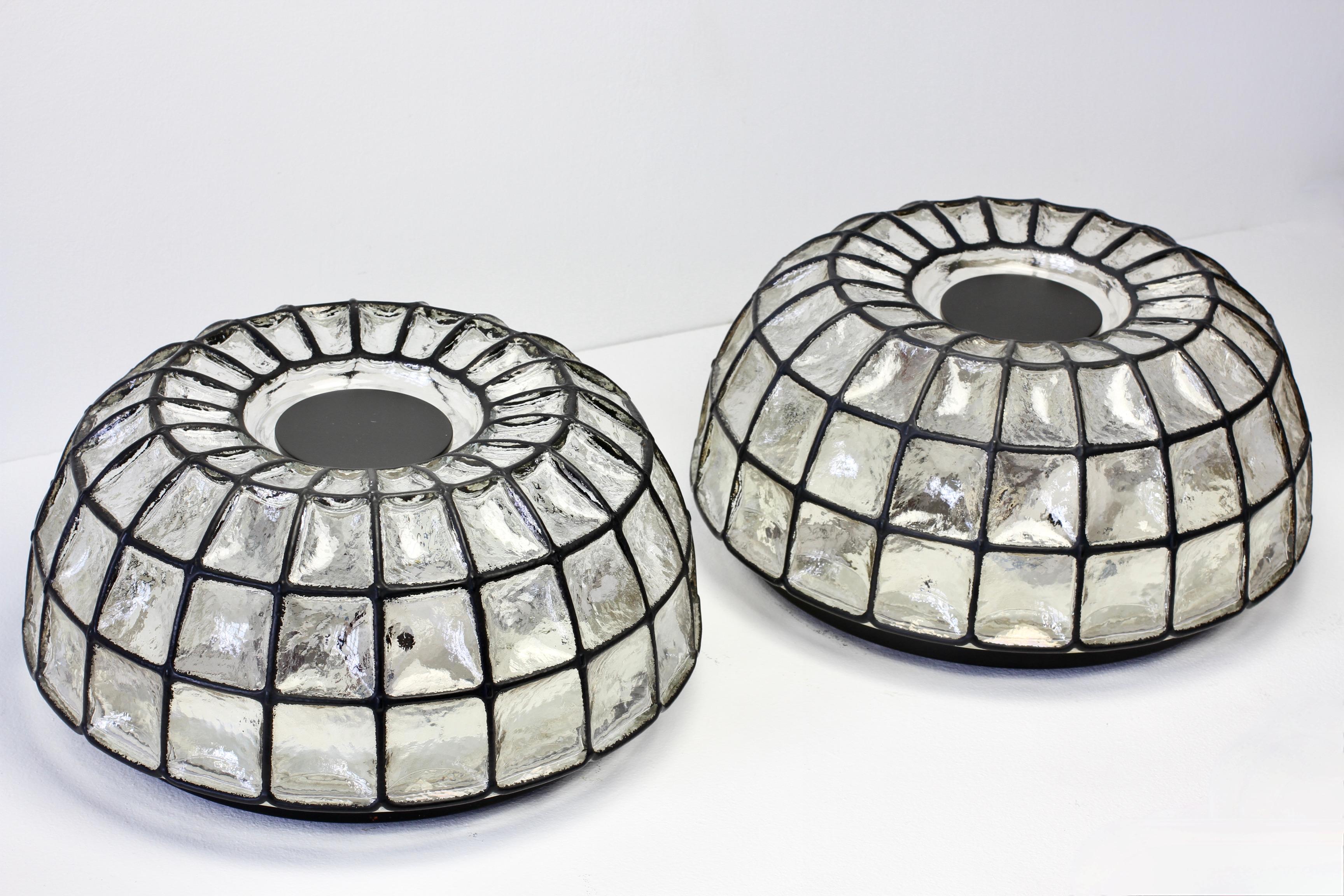 1 von 2 extra große Mid-Century-Wandleuchten aus Glas, Limburg im Angebot 4