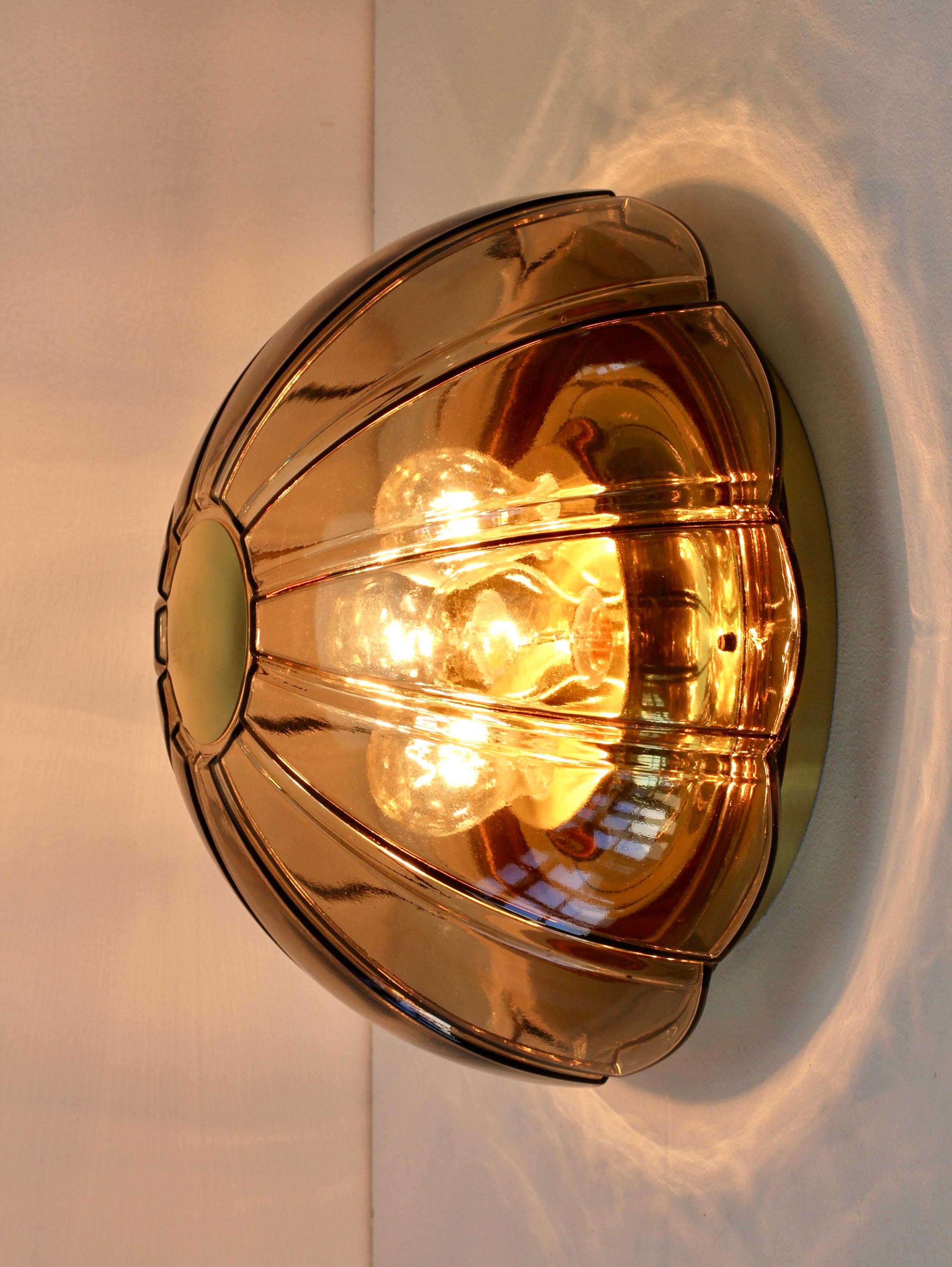 Limburg 1 of 2 Topaz Toned Textured Glass Flush Mountains or Sconces (Appliques murales ou appliques) en vente 4
