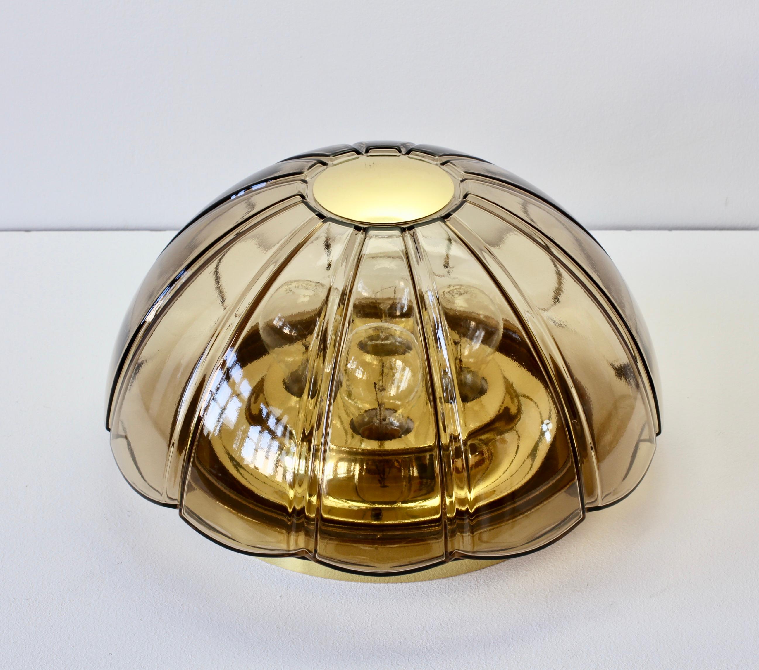 Mid-Century Modern Limburg 1 of 2 Topaz Toned Textured Glass Flush Mountains or Sconces (Appliques murales ou appliques) en vente
