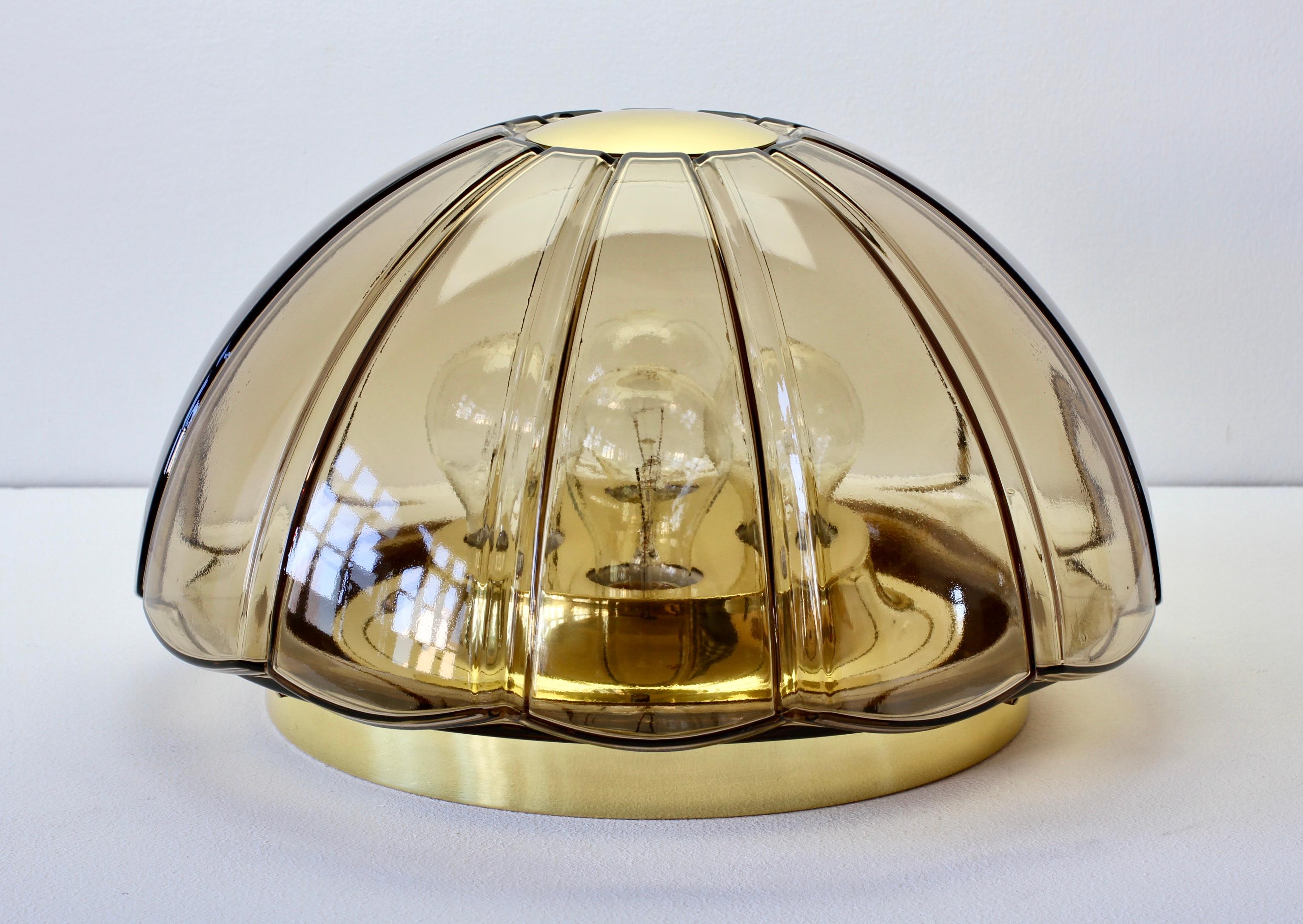 Moulé Limburg 1 of 2 Topaz Toned Textured Glass Flush Mountains or Sconces (Appliques murales ou appliques) en vente