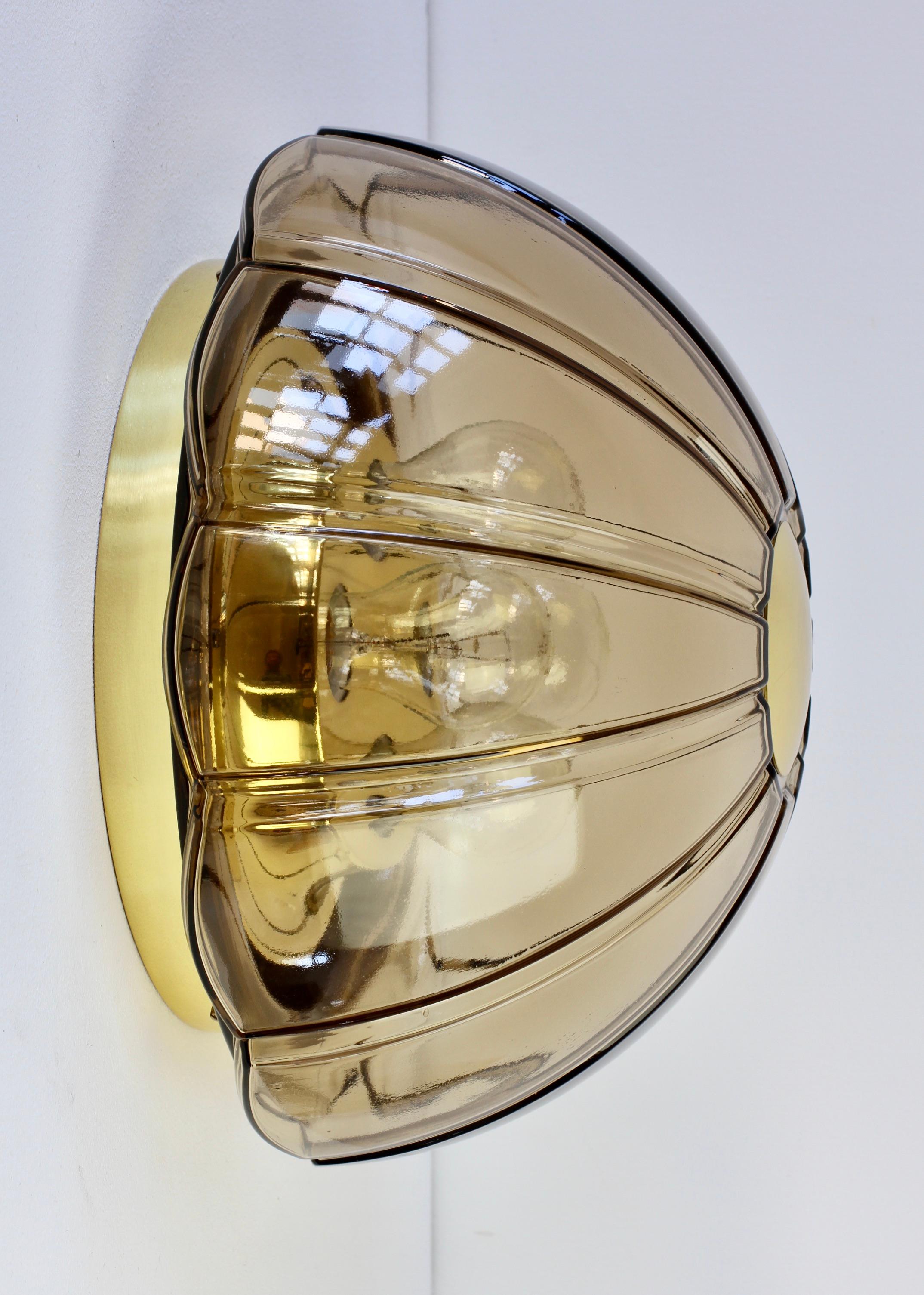 Limburg 1 of 2 Topaz Toned Textured Glass Flush Mountains or Sconces (Appliques murales ou appliques) en vente 1