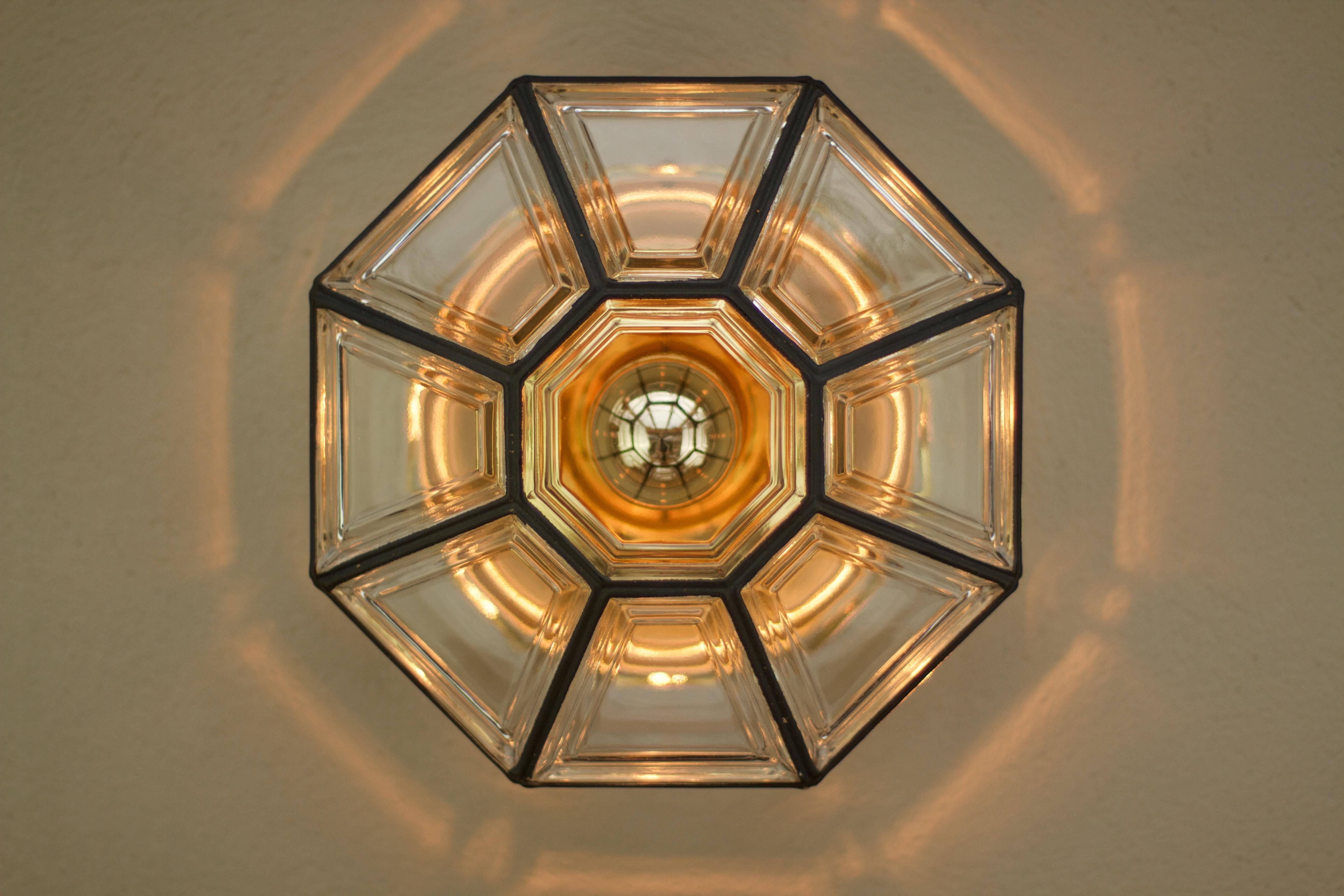 Limburg 1 de 3 lampes en fer et en verre, datant du milieu du siècle, circa 1965 en vente 3