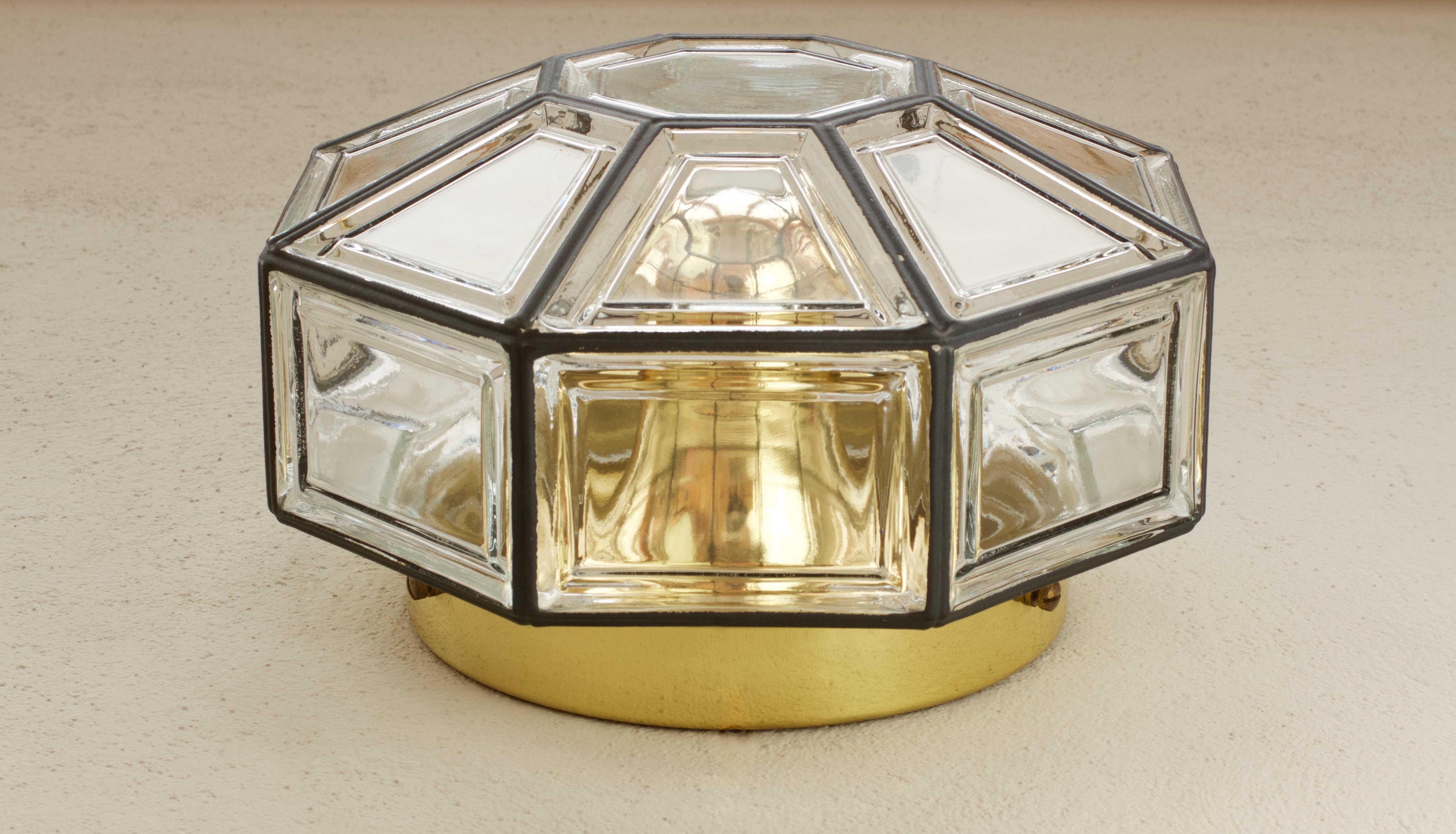 Limburg 1 de 3 lampes en fer et en verre, datant du milieu du siècle, circa 1965 en vente 1