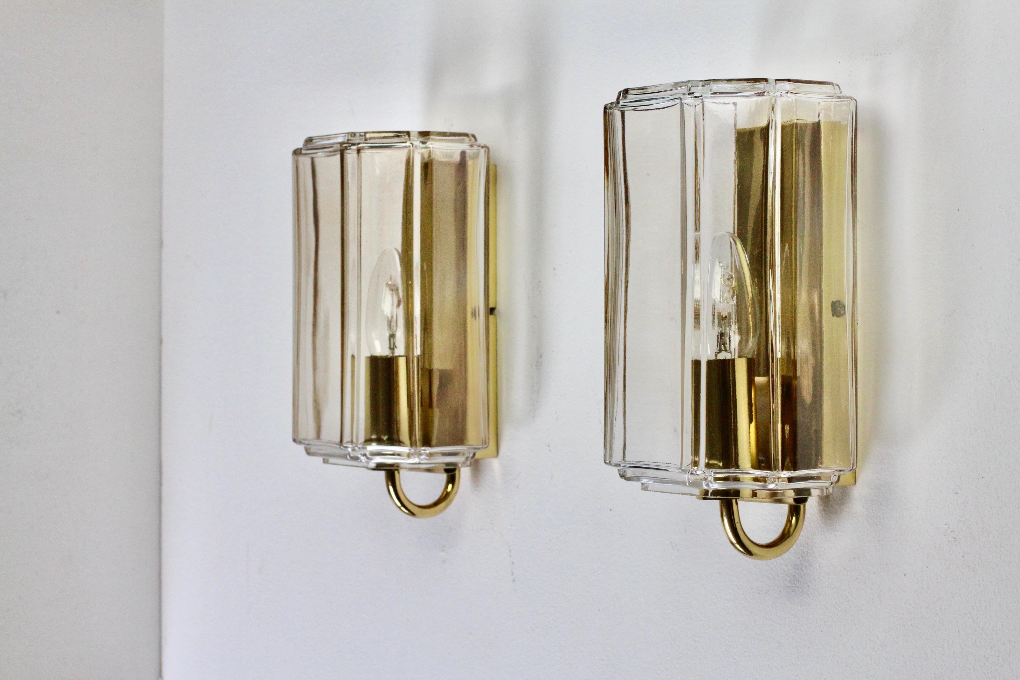Limburg 1 von 6 Wandleuchten aus klarem 'Topas'-Glas und Messing aus der Jahrhundertmitte der 1970er Jahre (Moderne der Mitte des Jahrhunderts) im Angebot