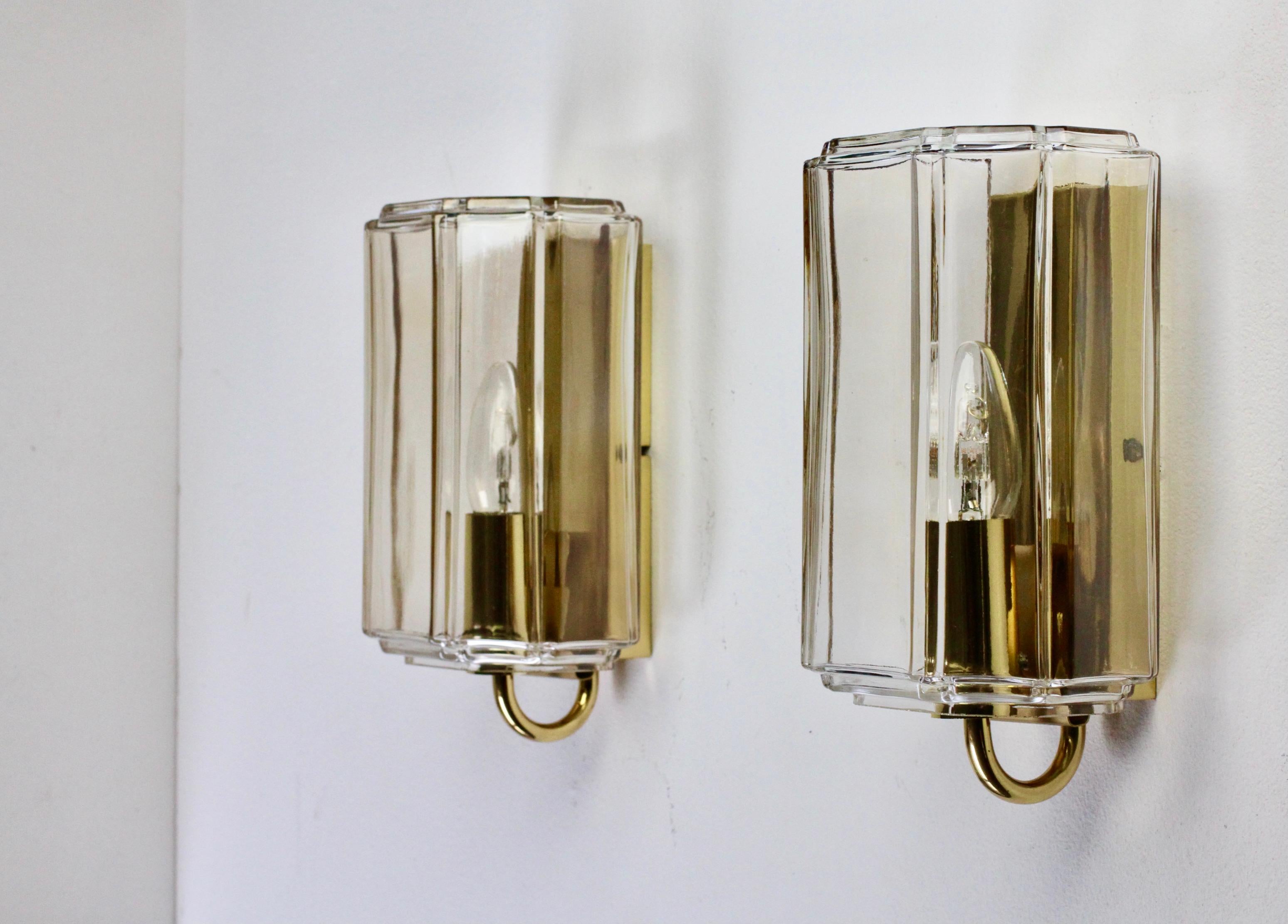 Limburg 1 von 6 Wandleuchten aus klarem 'Topas'-Glas und Messing aus der Jahrhundertmitte der 1970er Jahre (Deutsch) im Angebot