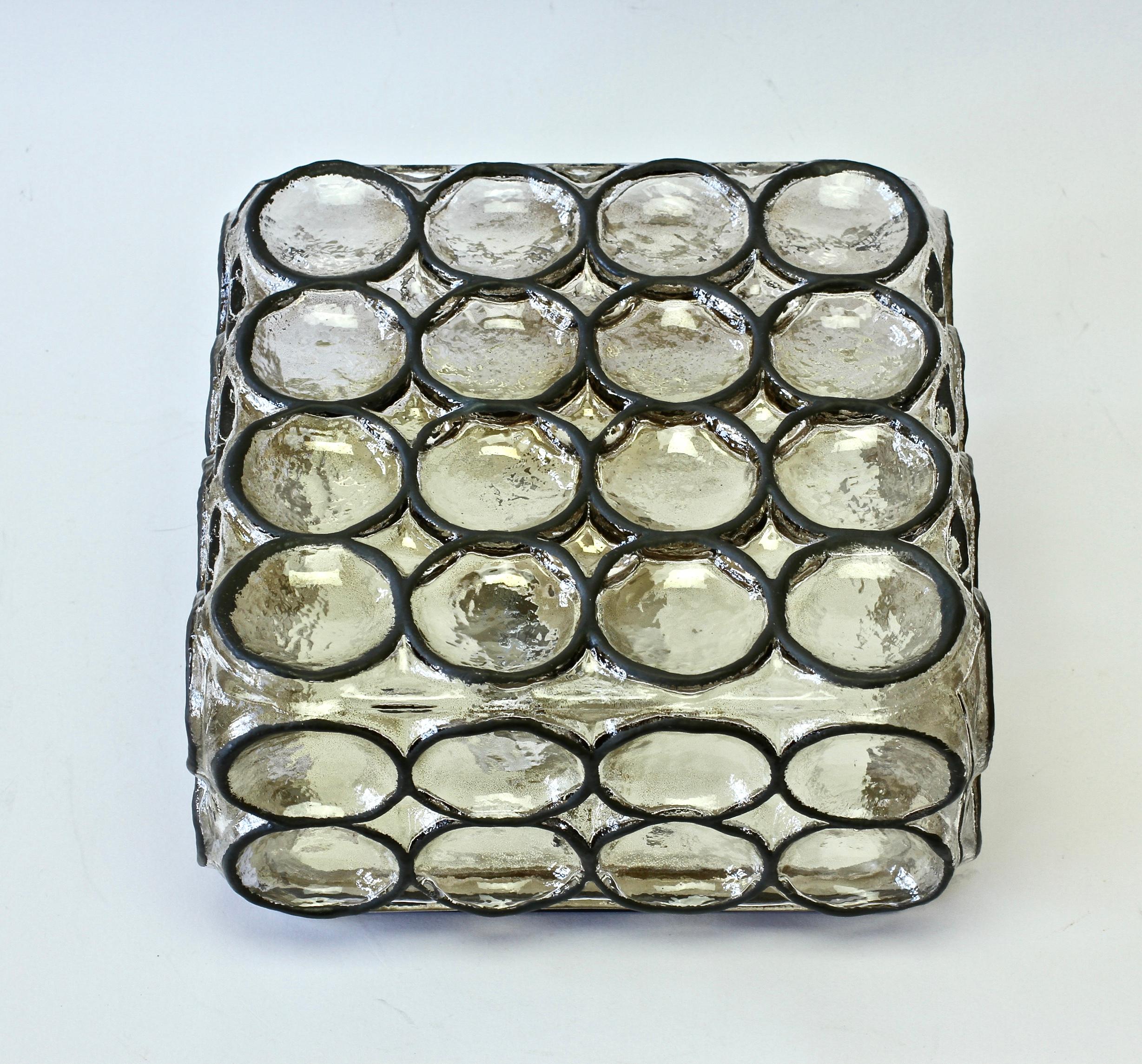 Allemand Limburg 1 of a 4 Luminaire à encastrer du milieu du siècle, carré, en fer, avec anneaux en verre, années 1960 en vente