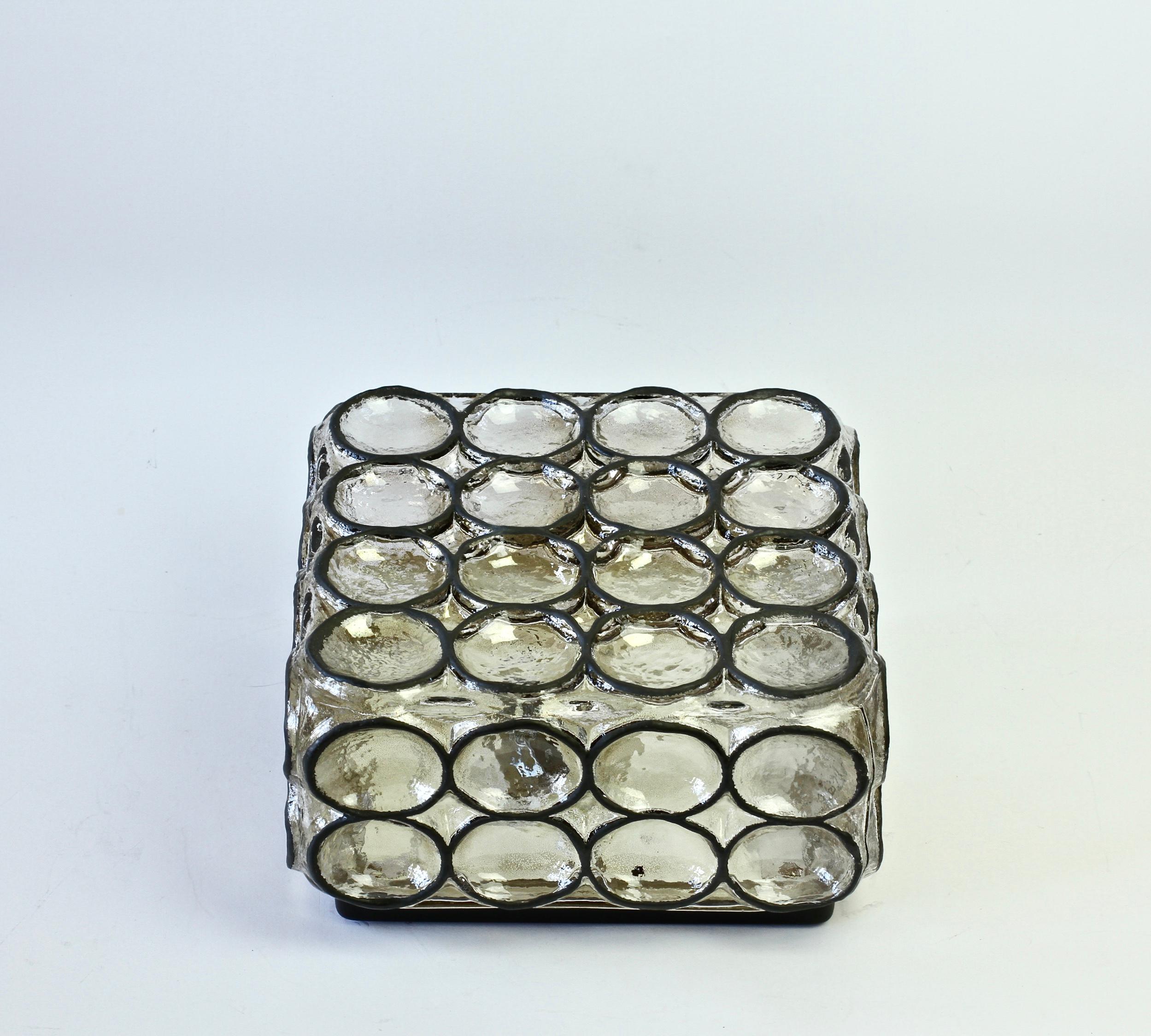 Moulé Limburg 1 of a 4 Luminaire à encastrer du milieu du siècle, carré, en fer, avec anneaux en verre, années 1960 en vente