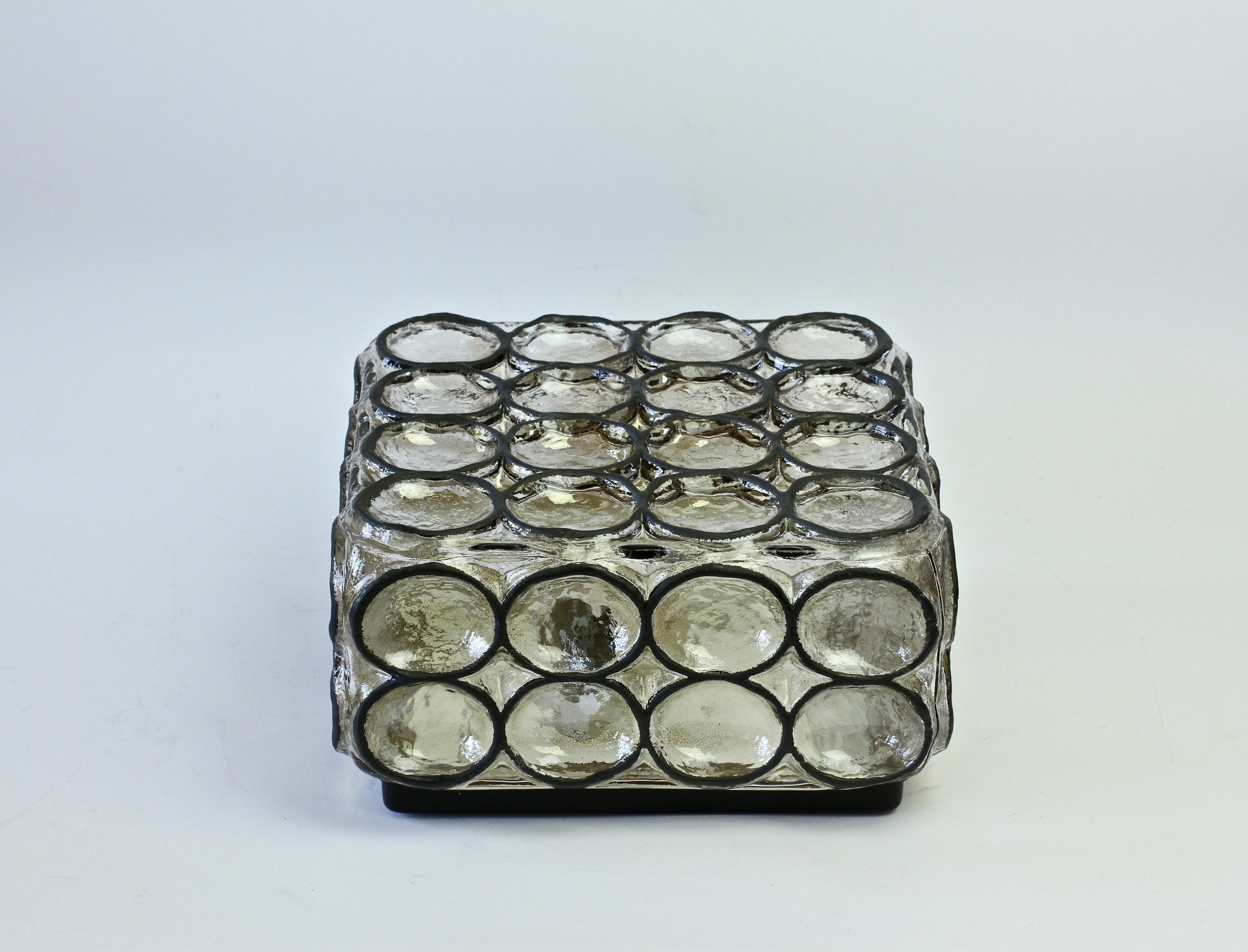 20ième siècle Limburg 1 of a 4 Luminaire à encastrer du milieu du siècle, carré, en fer, avec anneaux en verre, années 1960 en vente