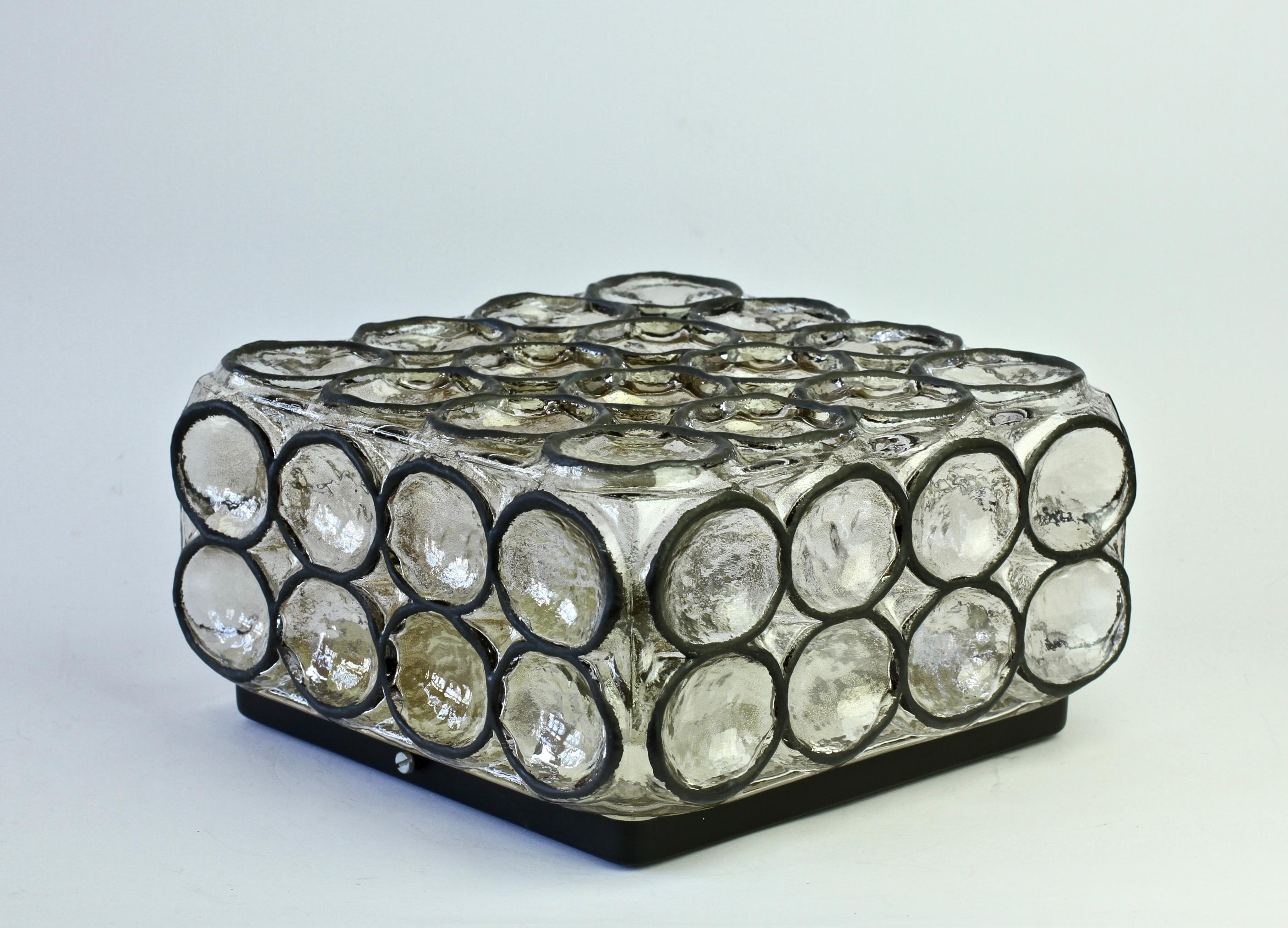 Métal Limburg 1 of a 4 Luminaire à encastrer du milieu du siècle, carré, en fer, avec anneaux en verre, années 1960 en vente