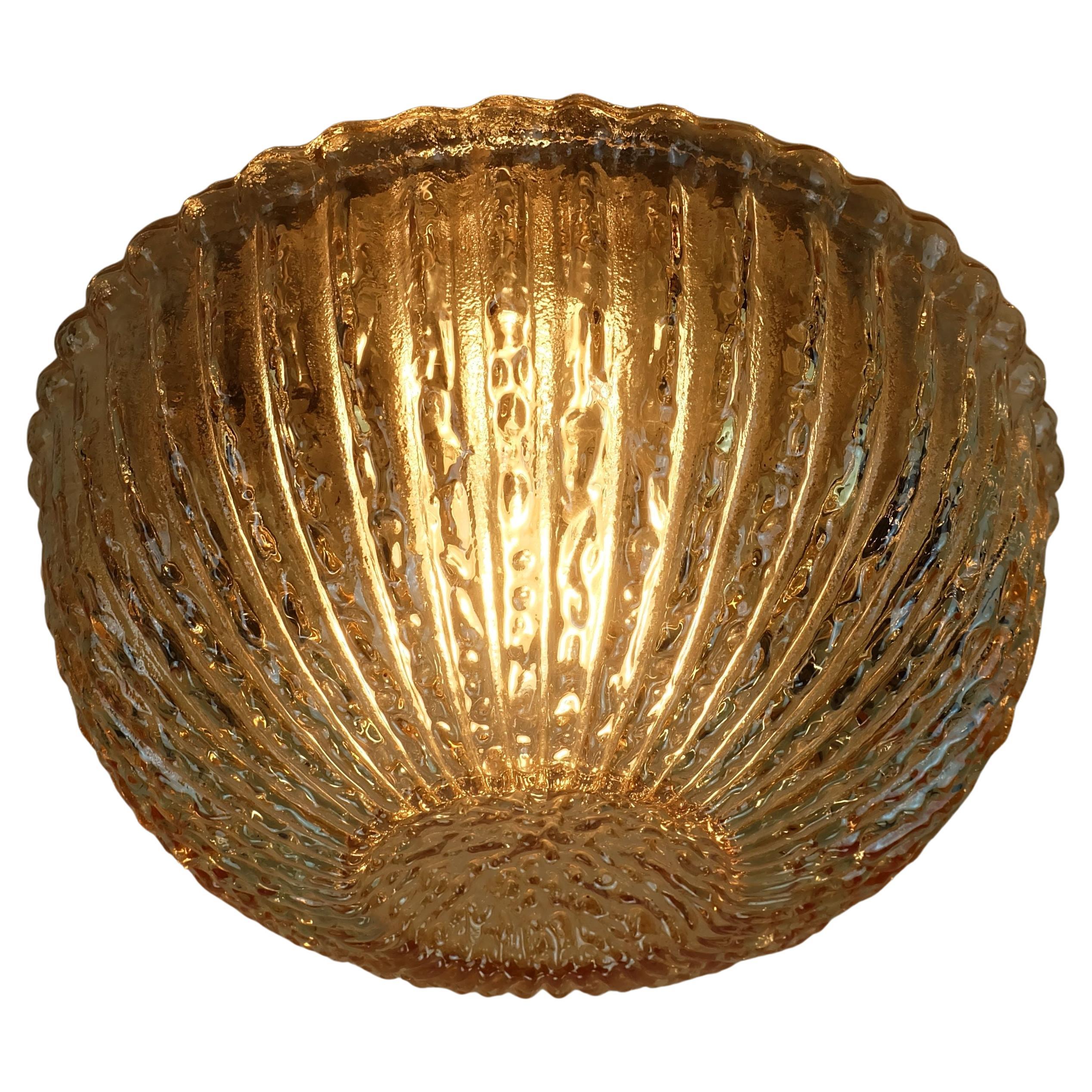 LUCE A SOFFITTO Limburg modello A668 vetro ambrato strutturato anni '70 in vendita