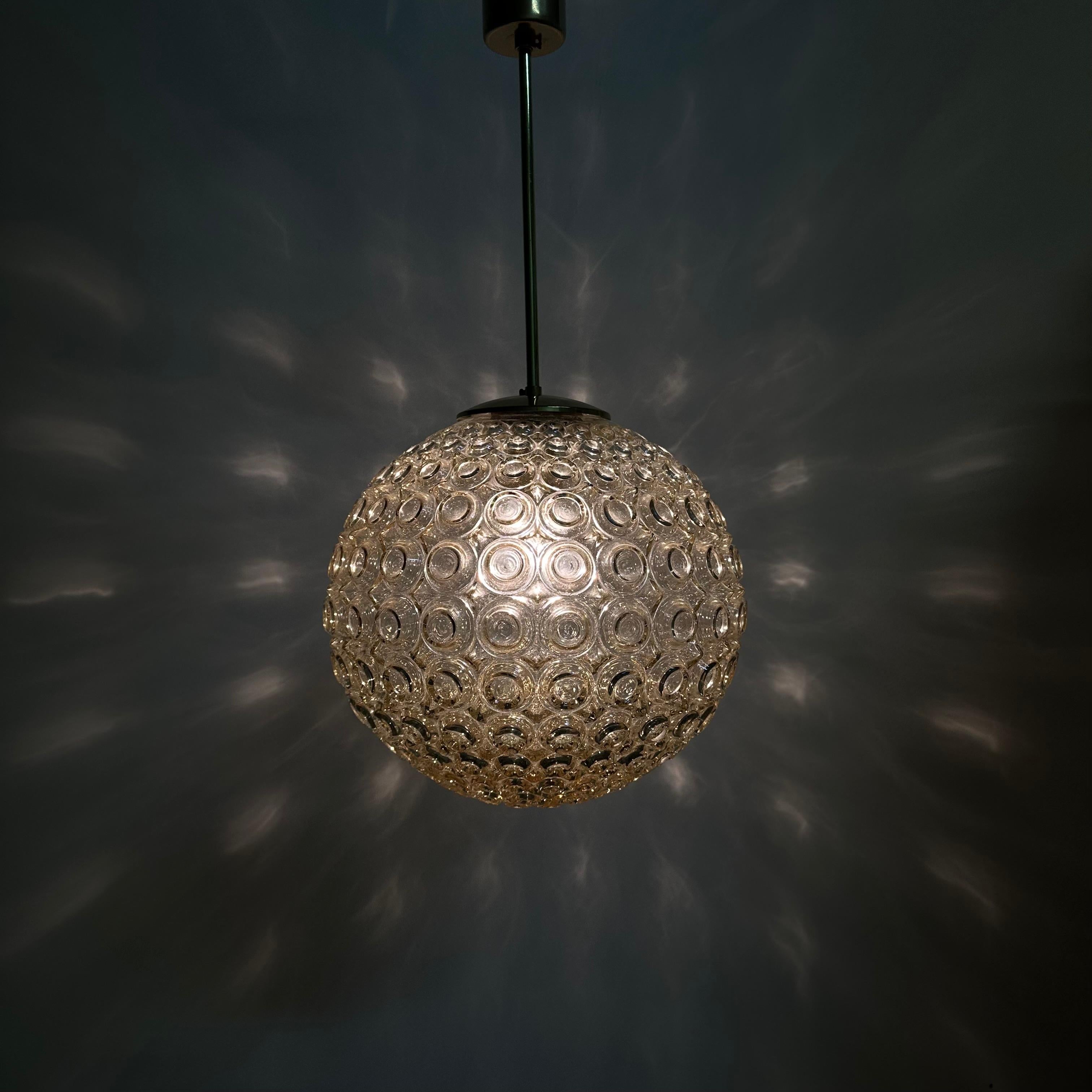 Lampada a sospensione in vetro a bolle d'aria Glashütte Limburg, anni '70 in vendita 8