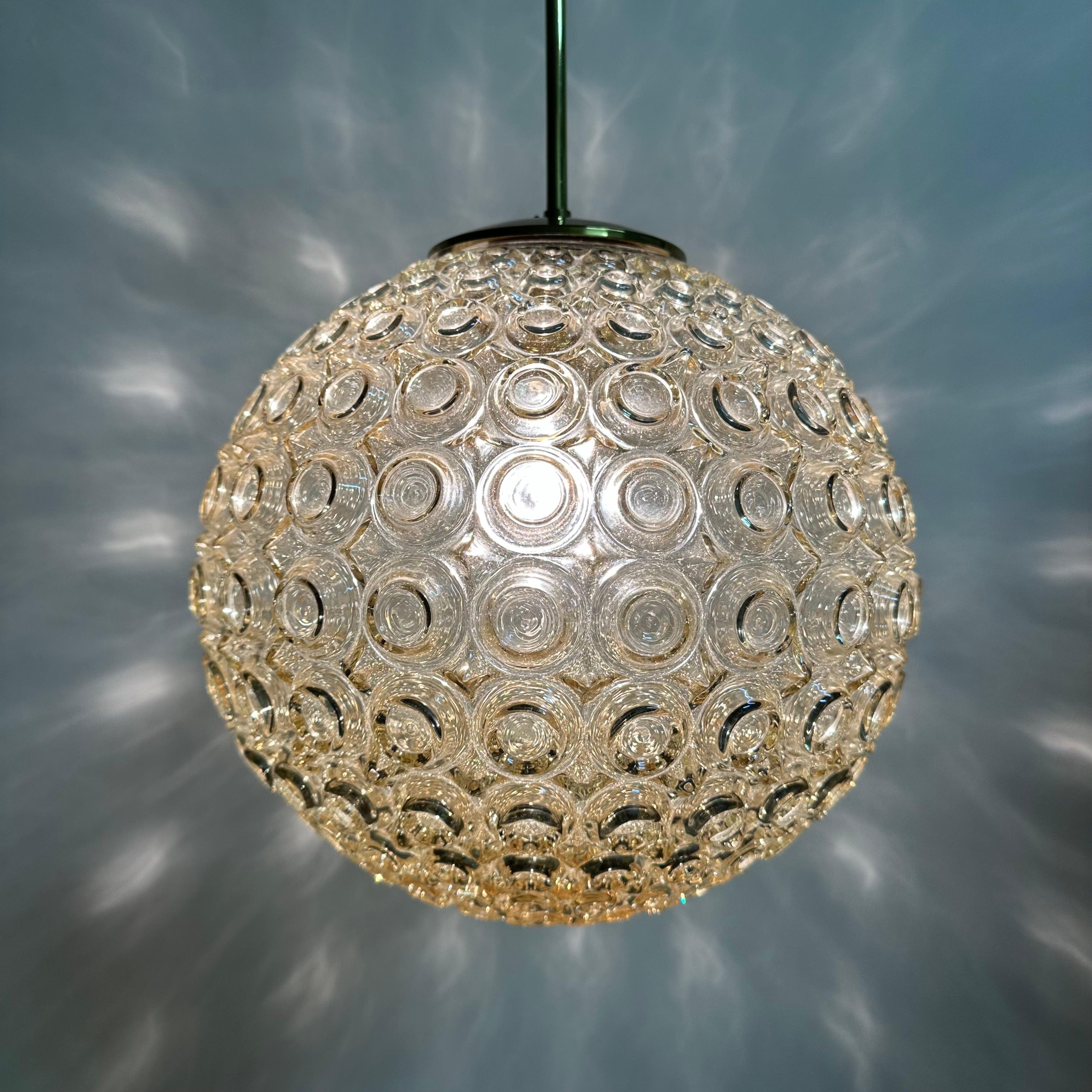 Lampada a sospensione in vetro a bolle d'aria Glashütte Limburg, anni '70 in vendita 2