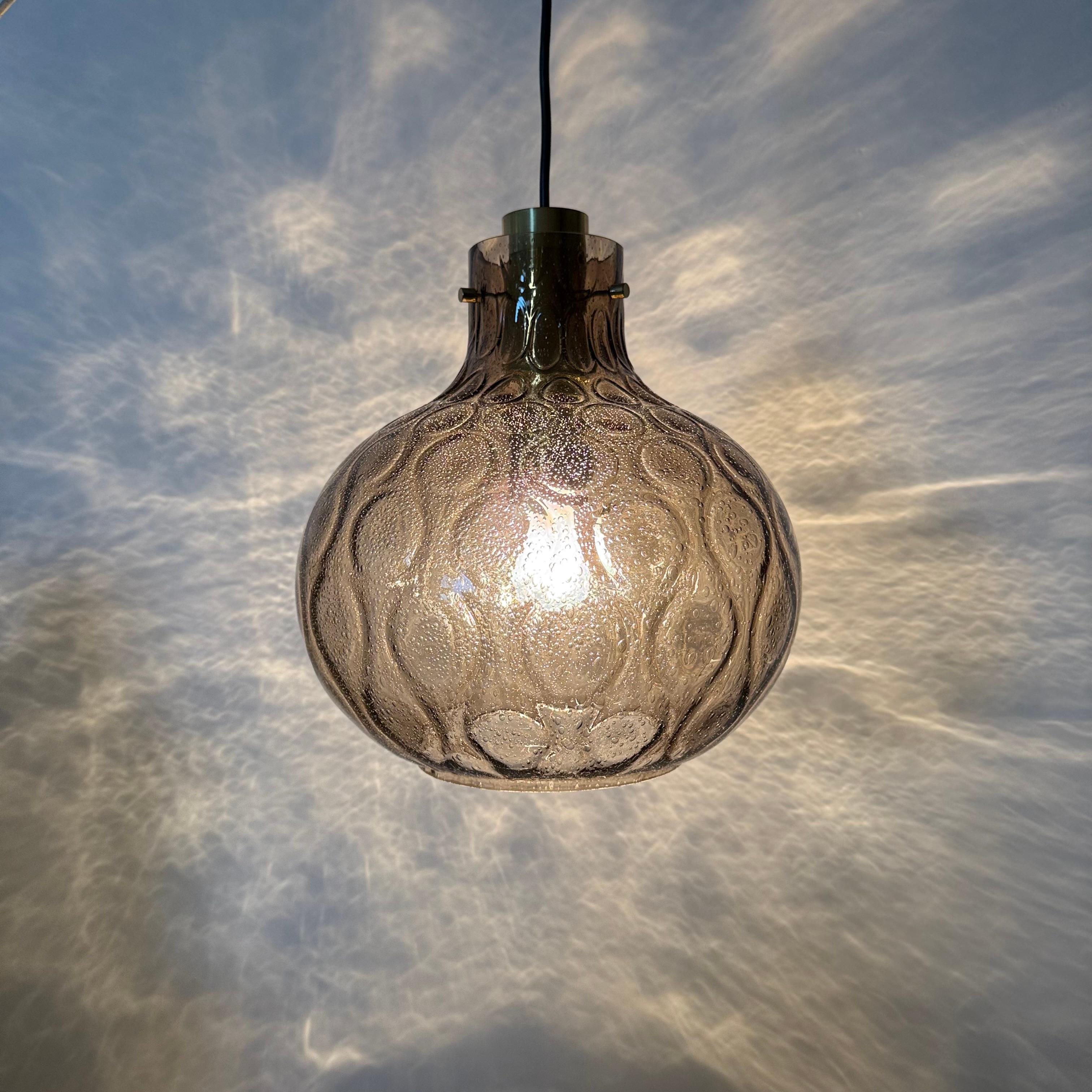 Mid-Century moderno Limburg Glashütte glass hanging lamp , 1970s in vendita