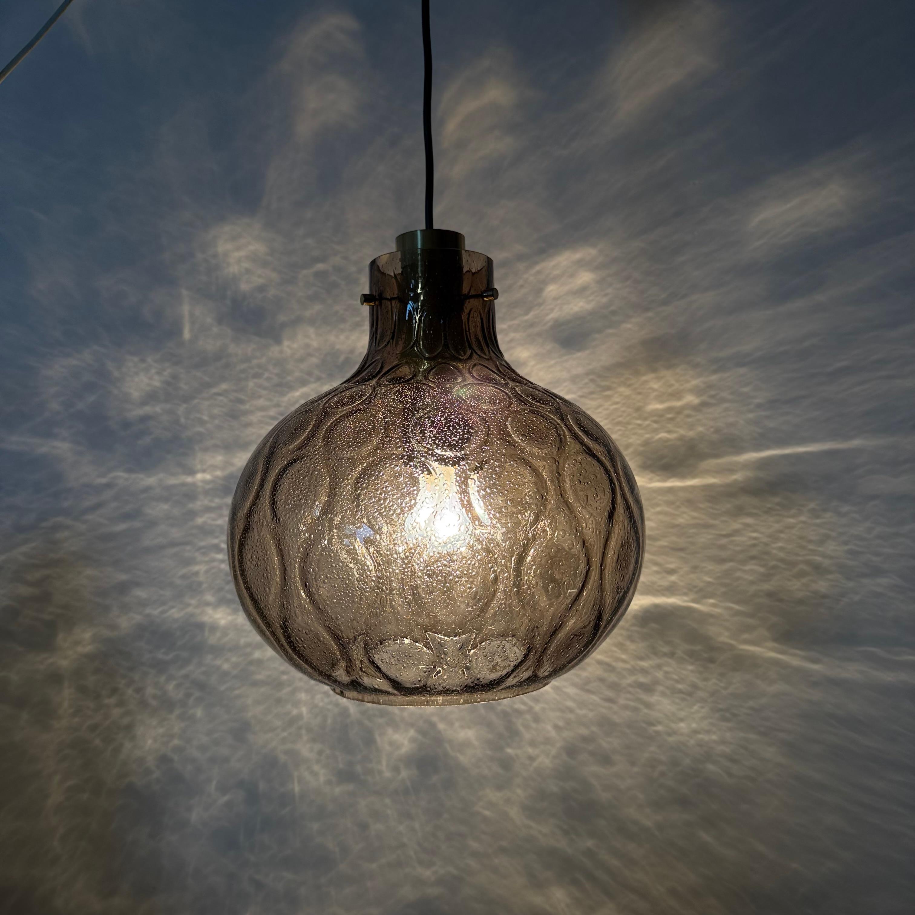 Limburg Glashütte glass hanging lamp , 1970s In condizioni buone in vendita a Delft, NL