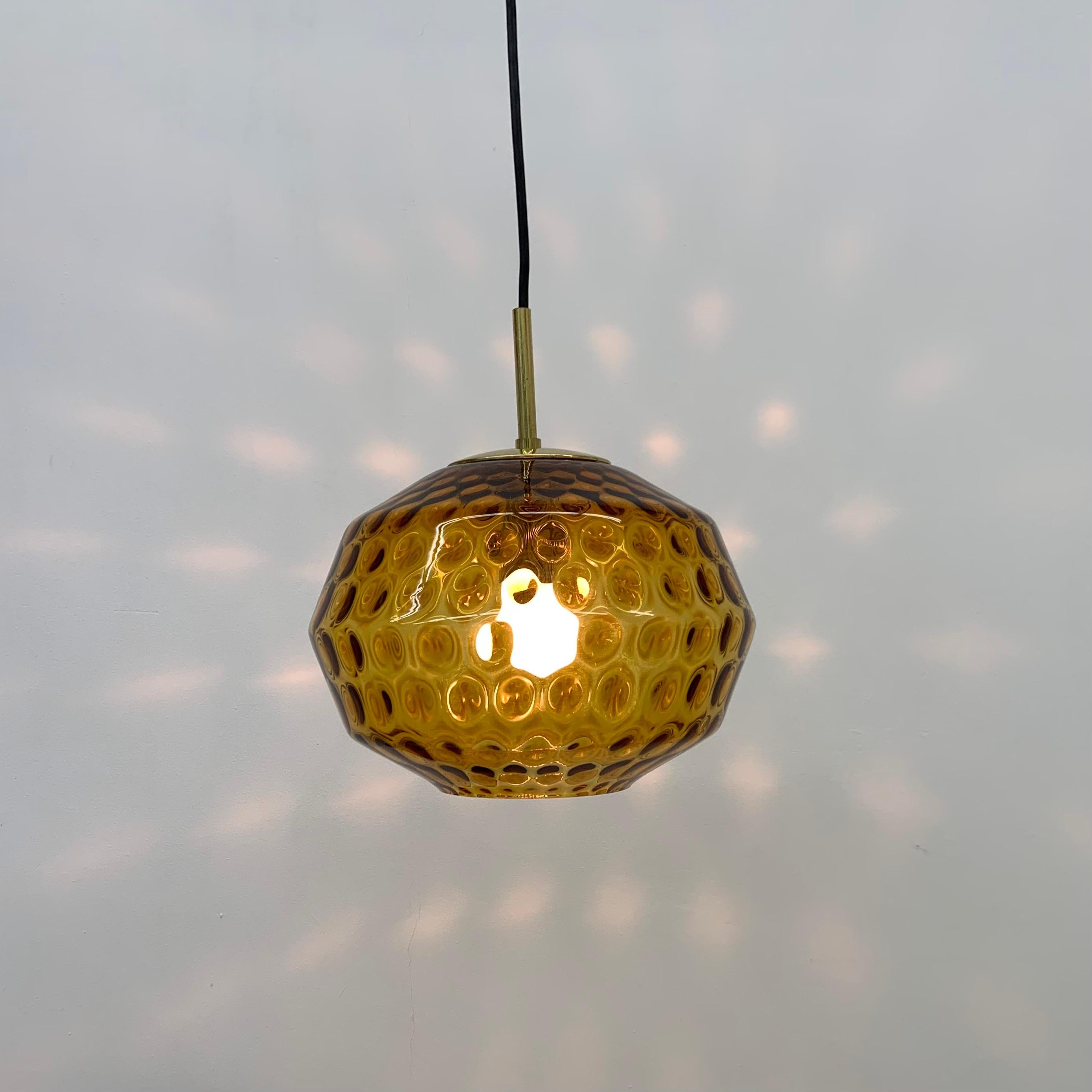 Lampada a sospensione in vetro Limburg Glashutte, 1970 Lampada di design del Medioevo, Germania in vendita 9
