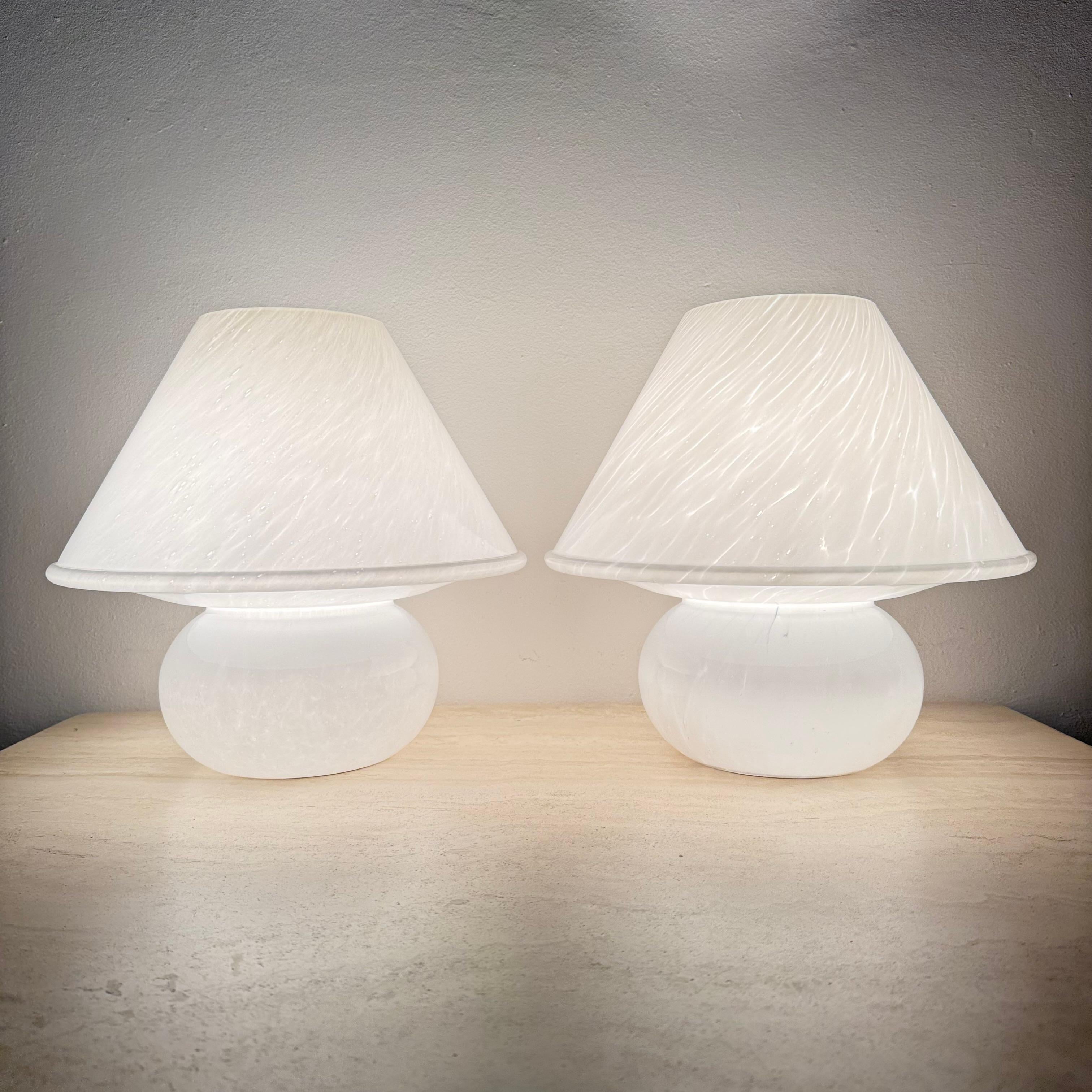 Mid-Century Modern Lampe de table en verre Limburg Glashütte, 1970's en vente