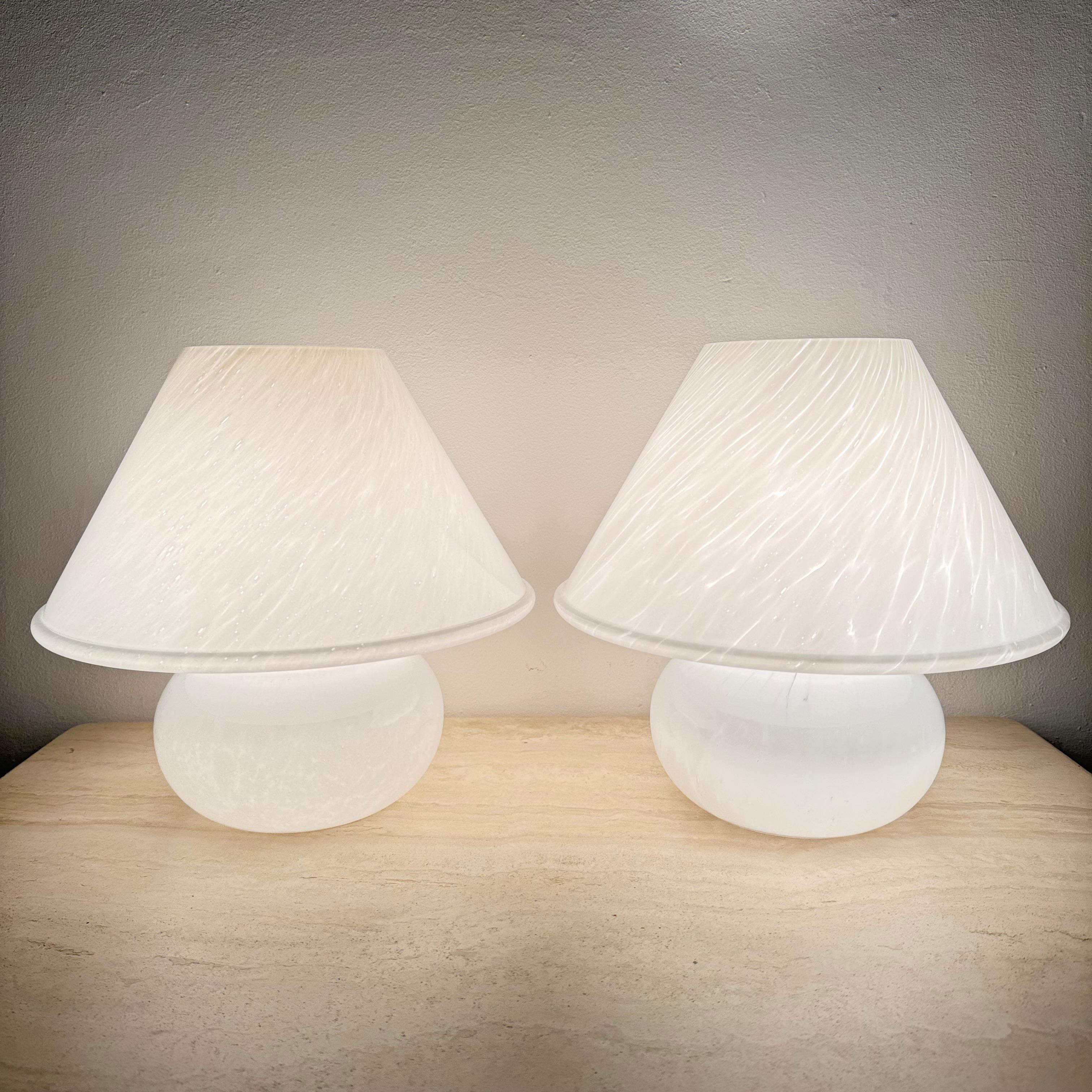 Allemand Lampe de table en verre Limburg Glashütte, 1970's en vente
