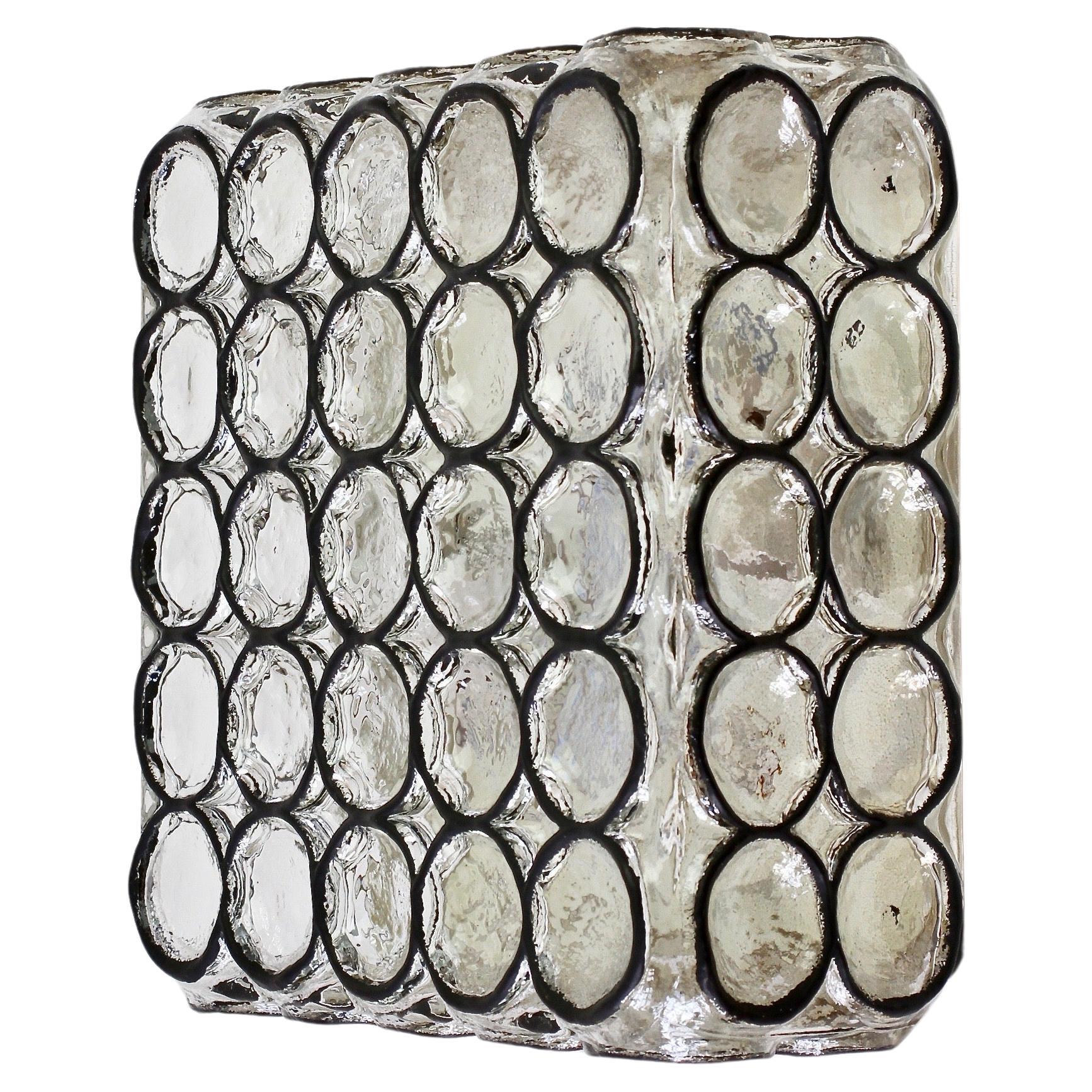 Paar große quadratische Eisenringe für die Einbaubeleuchtung, Glas, Limburg, 1960er Jahre
