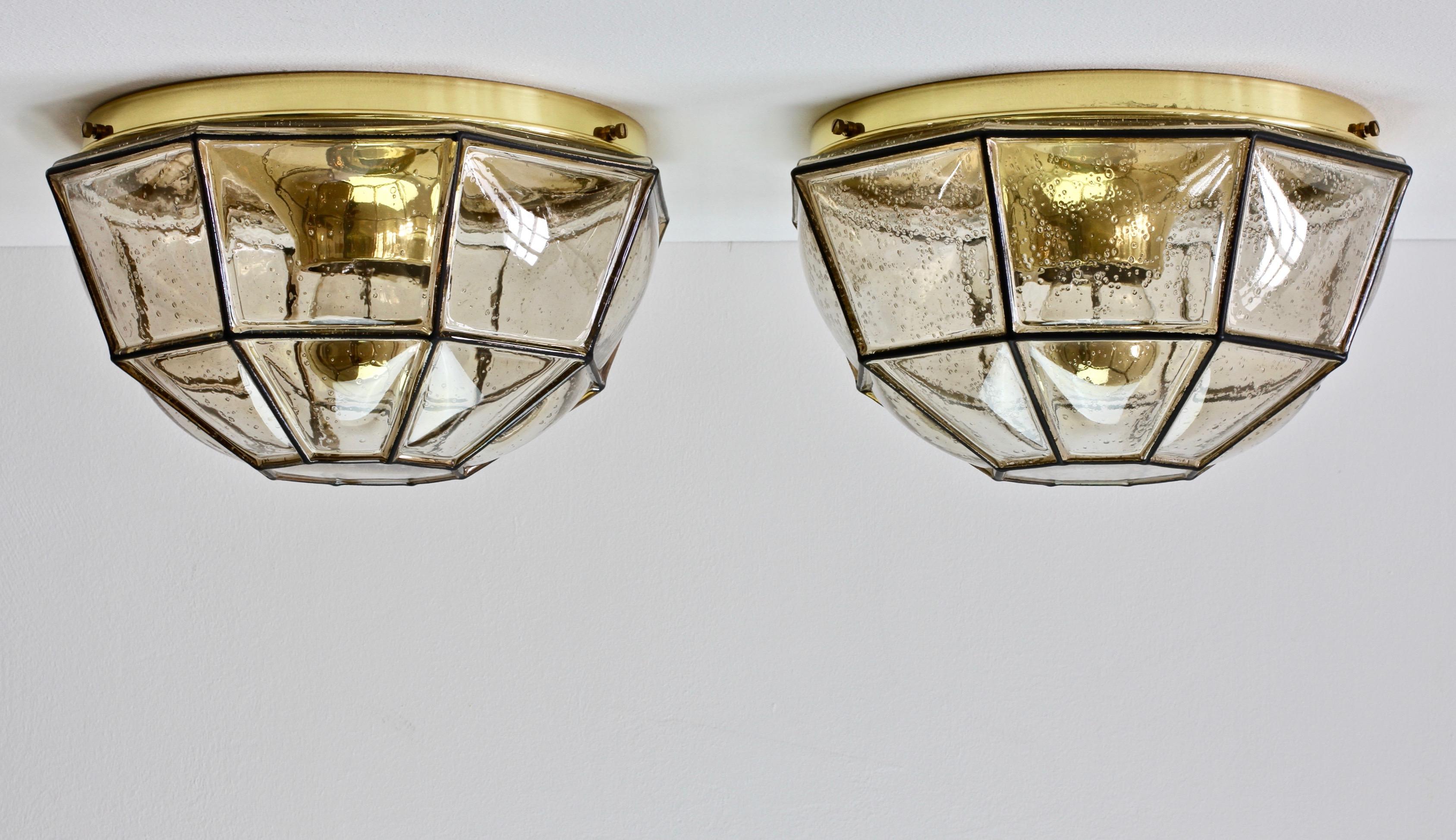 Limburg Pair of Large Vintage Iron Bubble Glass & Brass Flush Mount Wall Lights (Moderne der Mitte des Jahrhunderts) im Angebot
