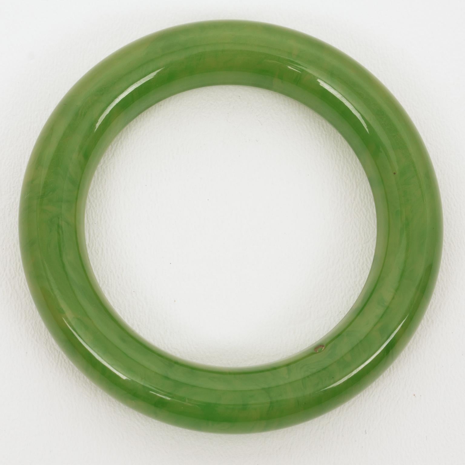 Bracciale a tubo in bachelite color lime in vendita 1