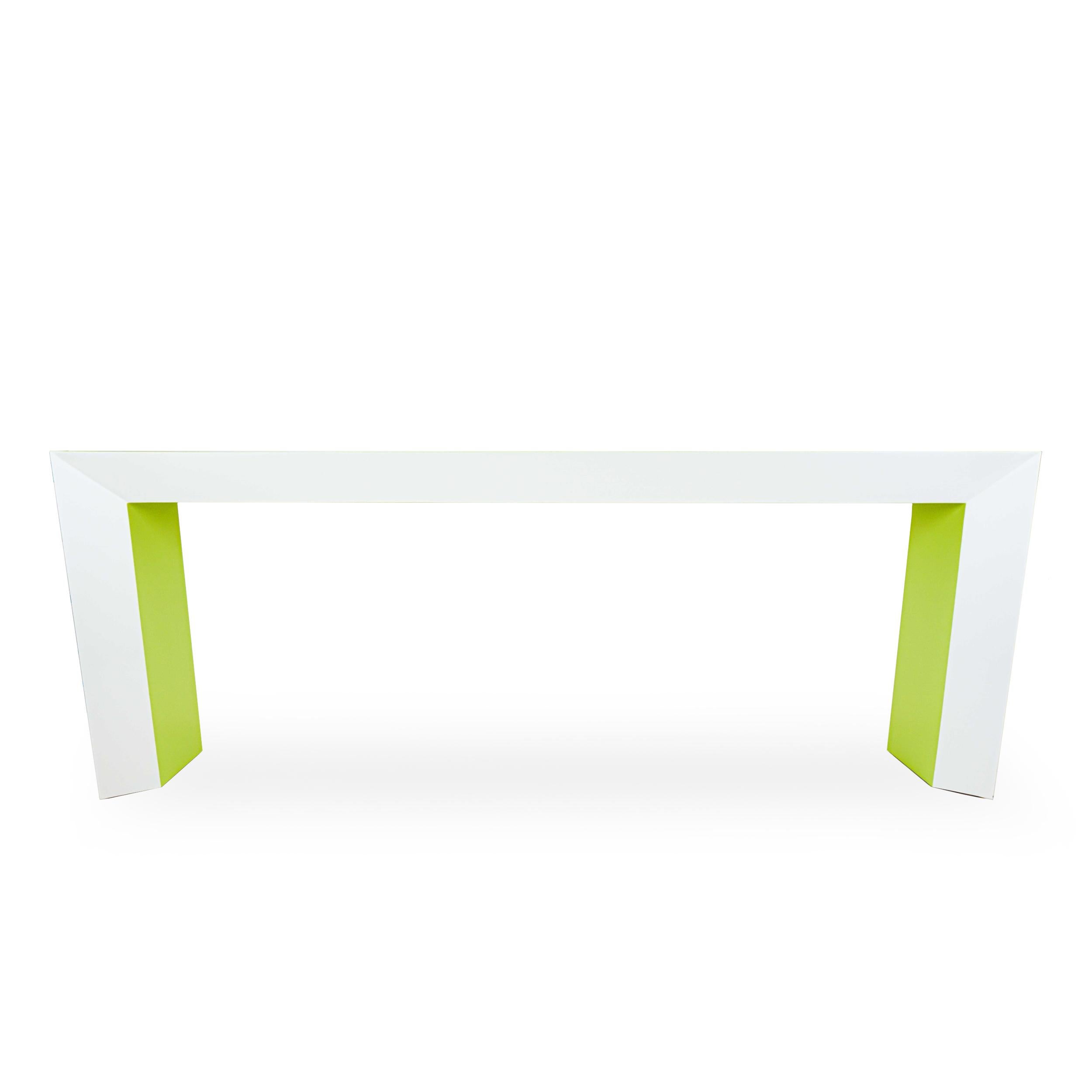 Américain Console en laque vert citron et blanc en vente