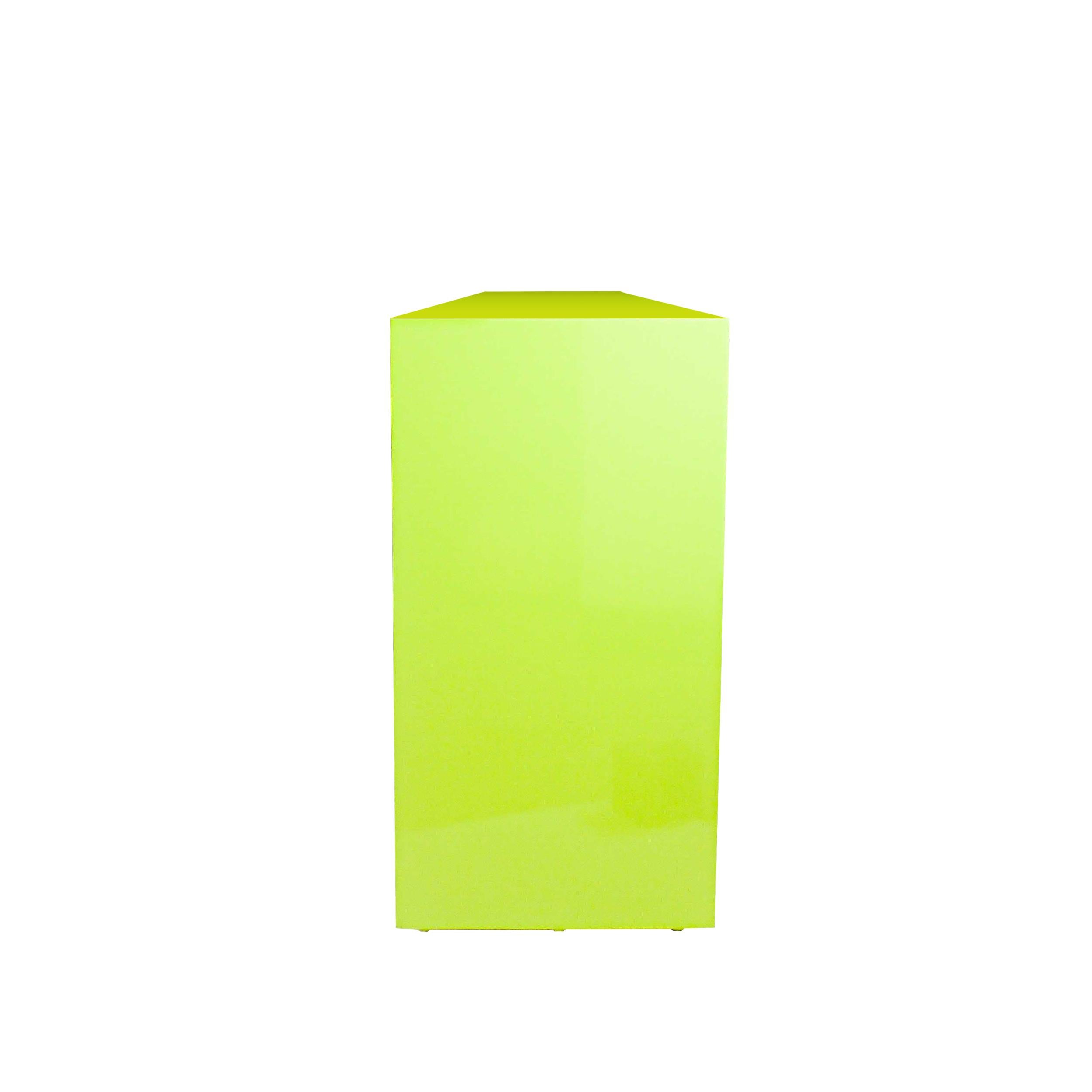 Érable Console en laque vert citron et blanc en vente