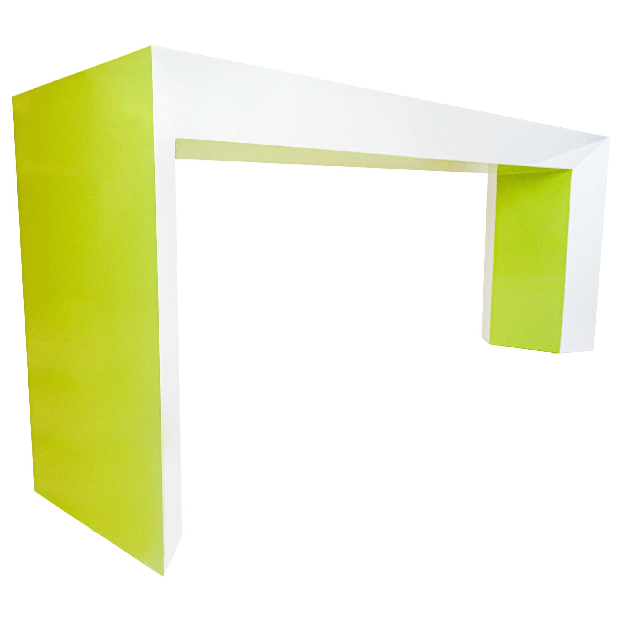 Console en laque vert citron et blanc