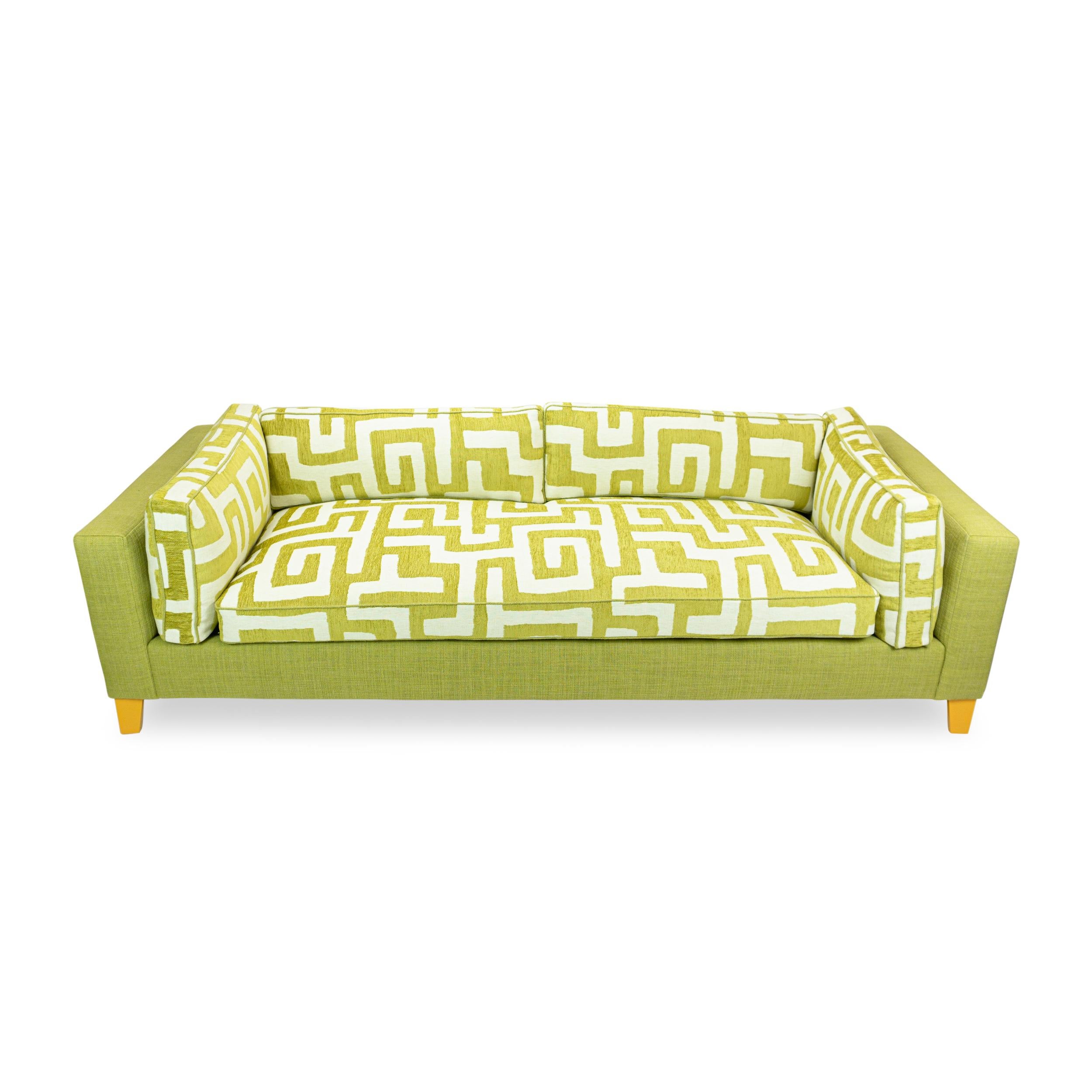 Lime Green Bench Cushion Sofa mit Maze-Muster Kissen und Sonnenblumenfüßen (Moderne der Mitte des Jahrhunderts) im Angebot