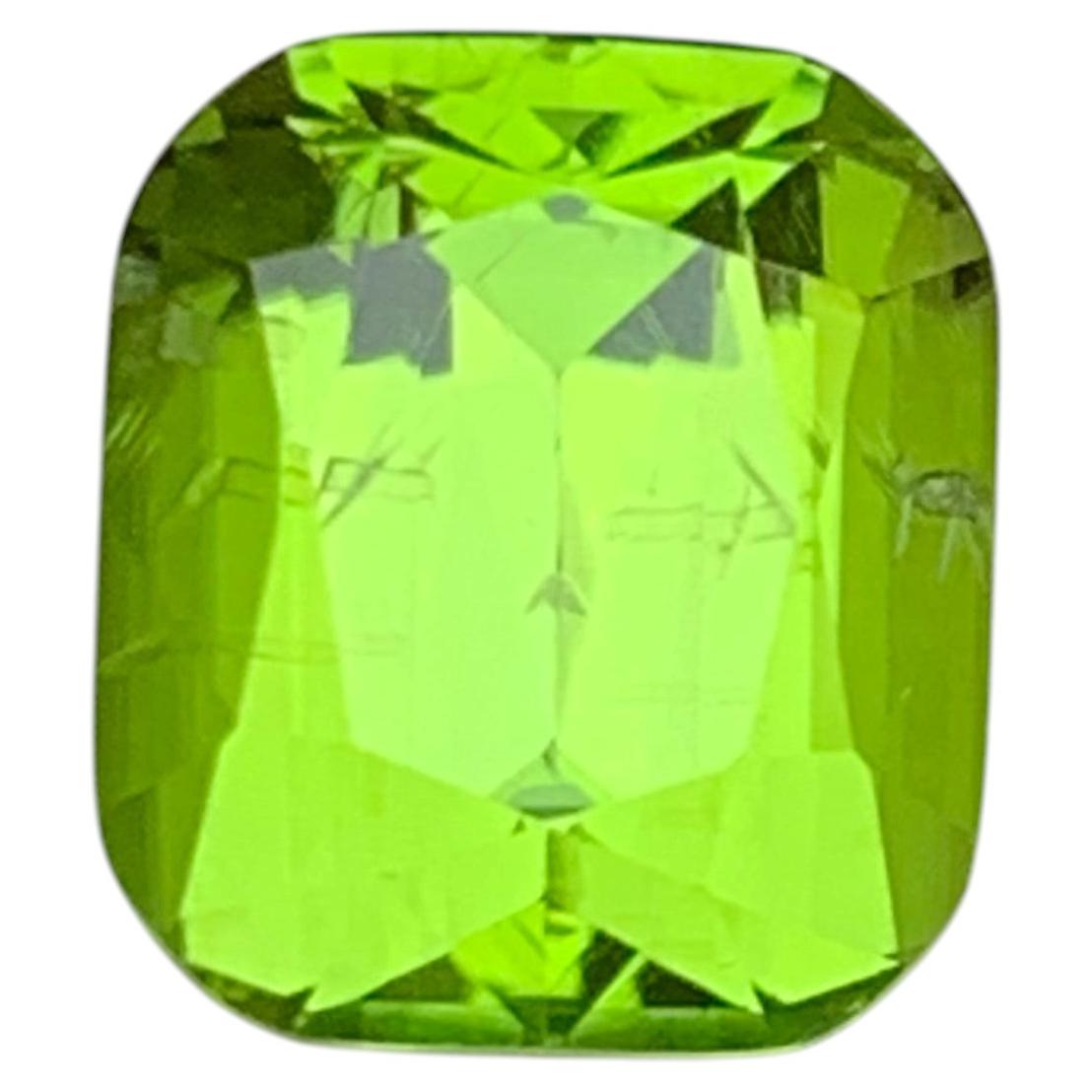 Lime Green Natural Peridot 3.86 Carat Cushion Cut Loose Gemstones for Ring For Sale