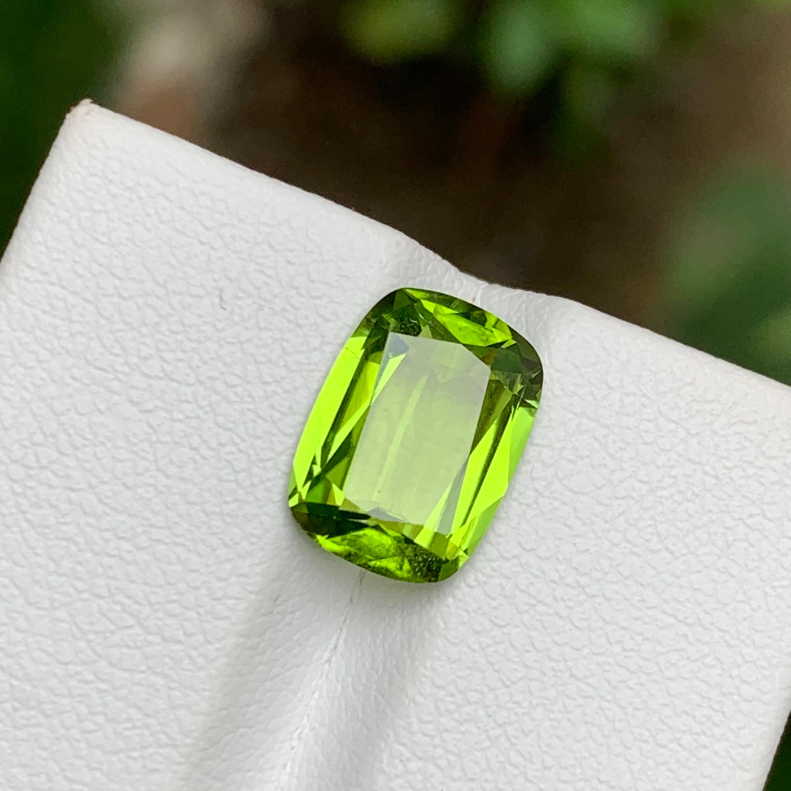 Lime Green Natural Peridot Gemstone 3.75 Ct Cushion Cut  Ring, Pendant Jewelry For Sale 6
