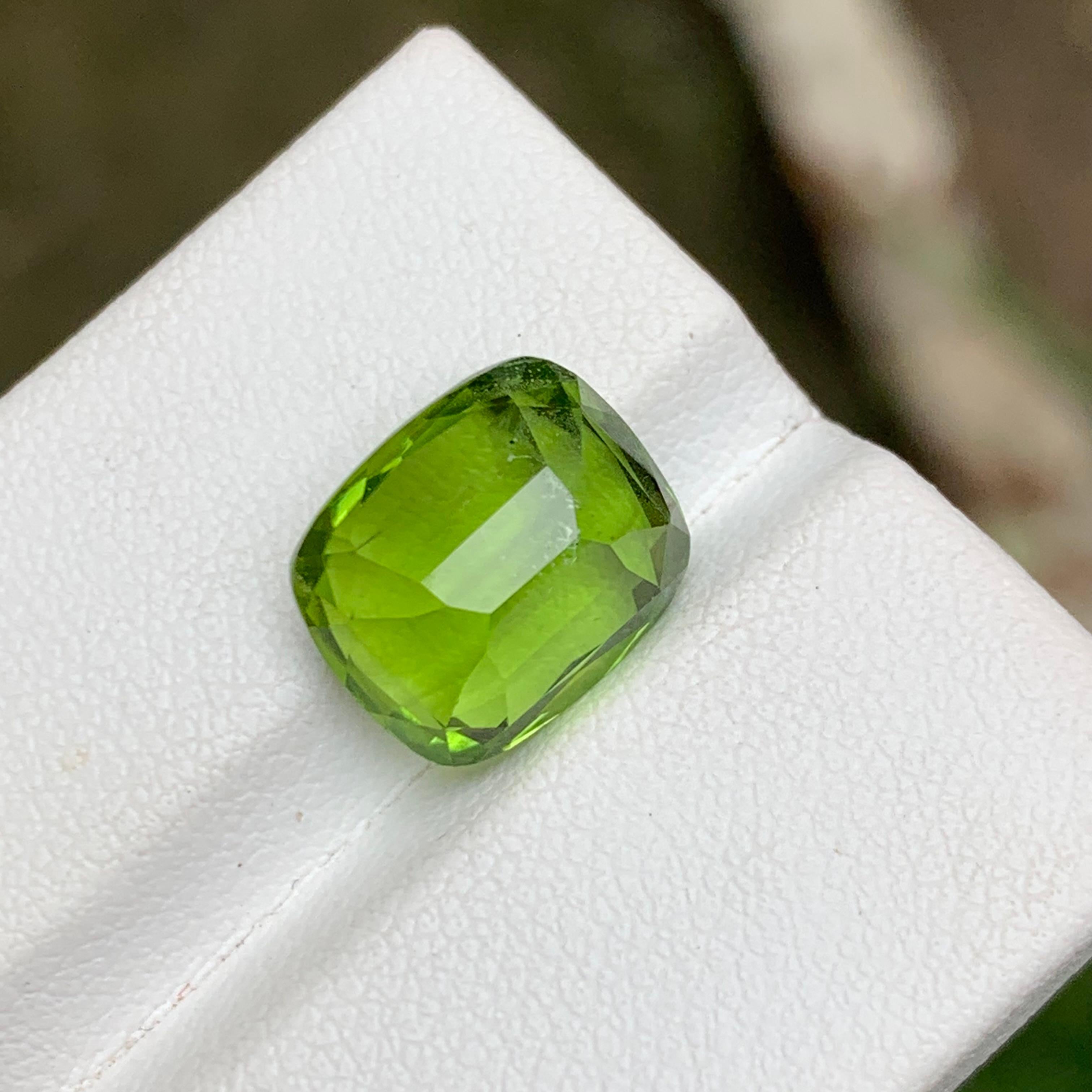 Lime Green Natural Peridot Gemstone 6.85 Ct Cushion Cut  Ring, Pendant Jewelry 2