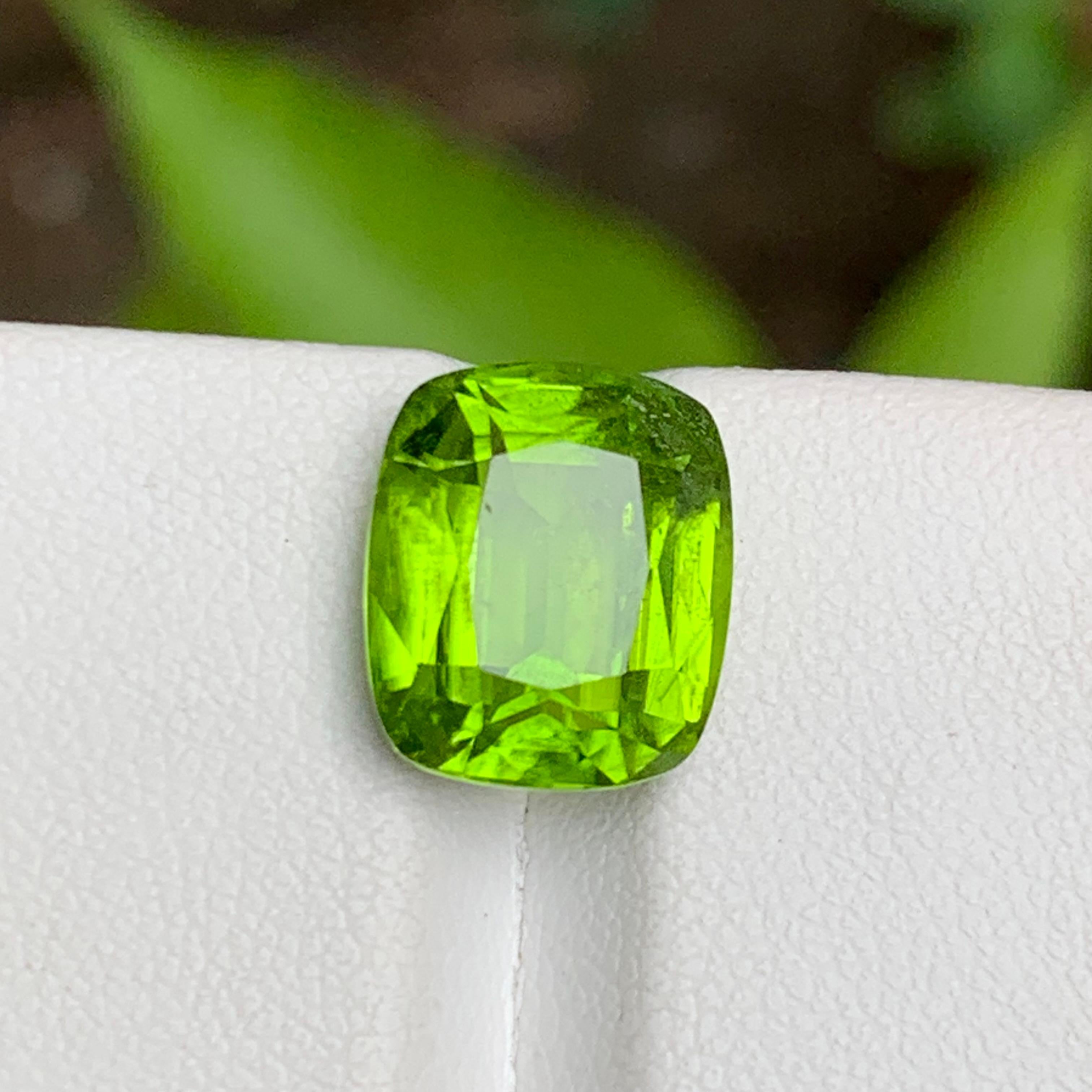 Lime Green Natural Peridot Gemstone 6.85 Ct Cushion Cut  Ring, Pendant Jewelry 4