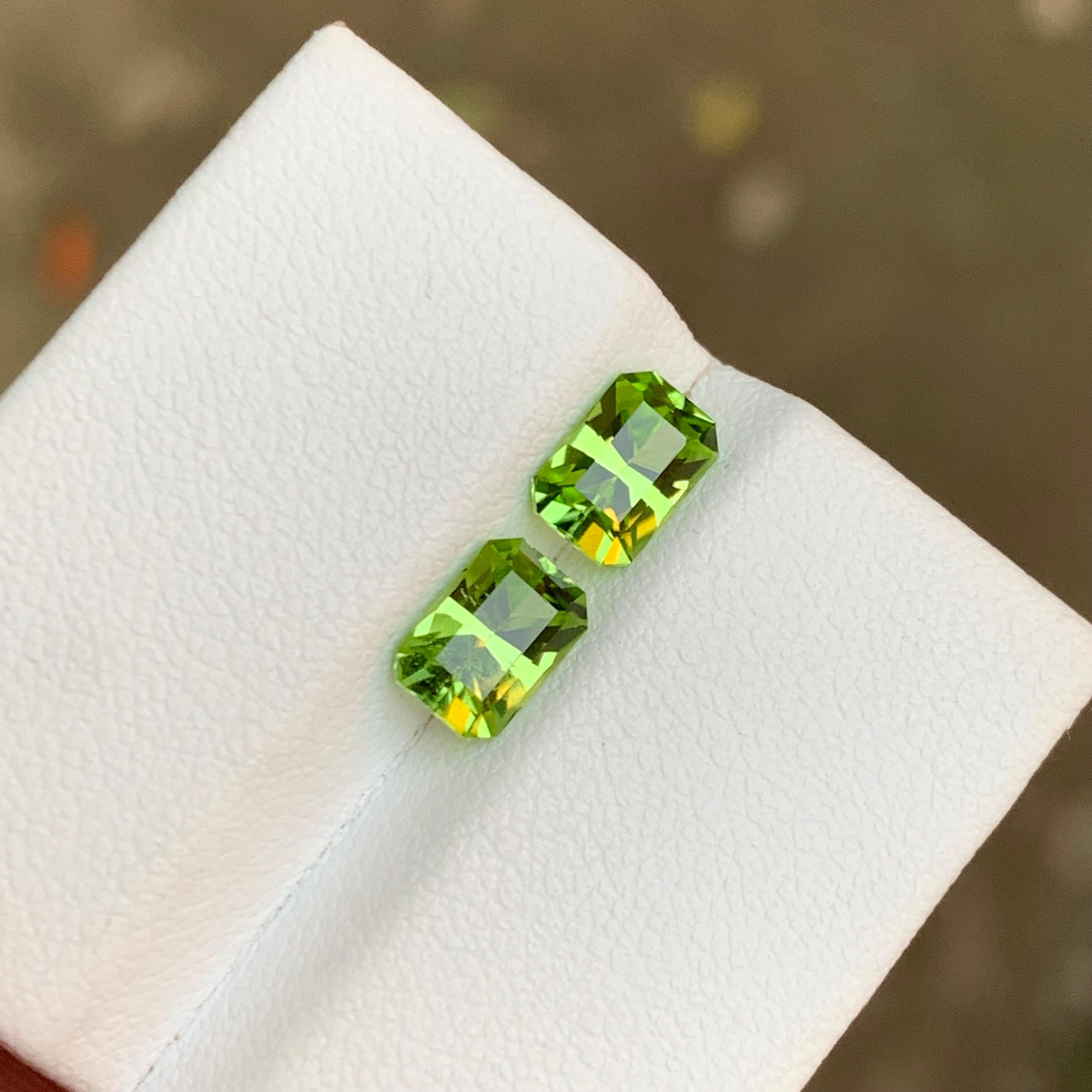 Lime Green Natural Peridot Gemstones Pair 1.95 Ct Emerald Cut  Earrings Jewelry For Sale 7