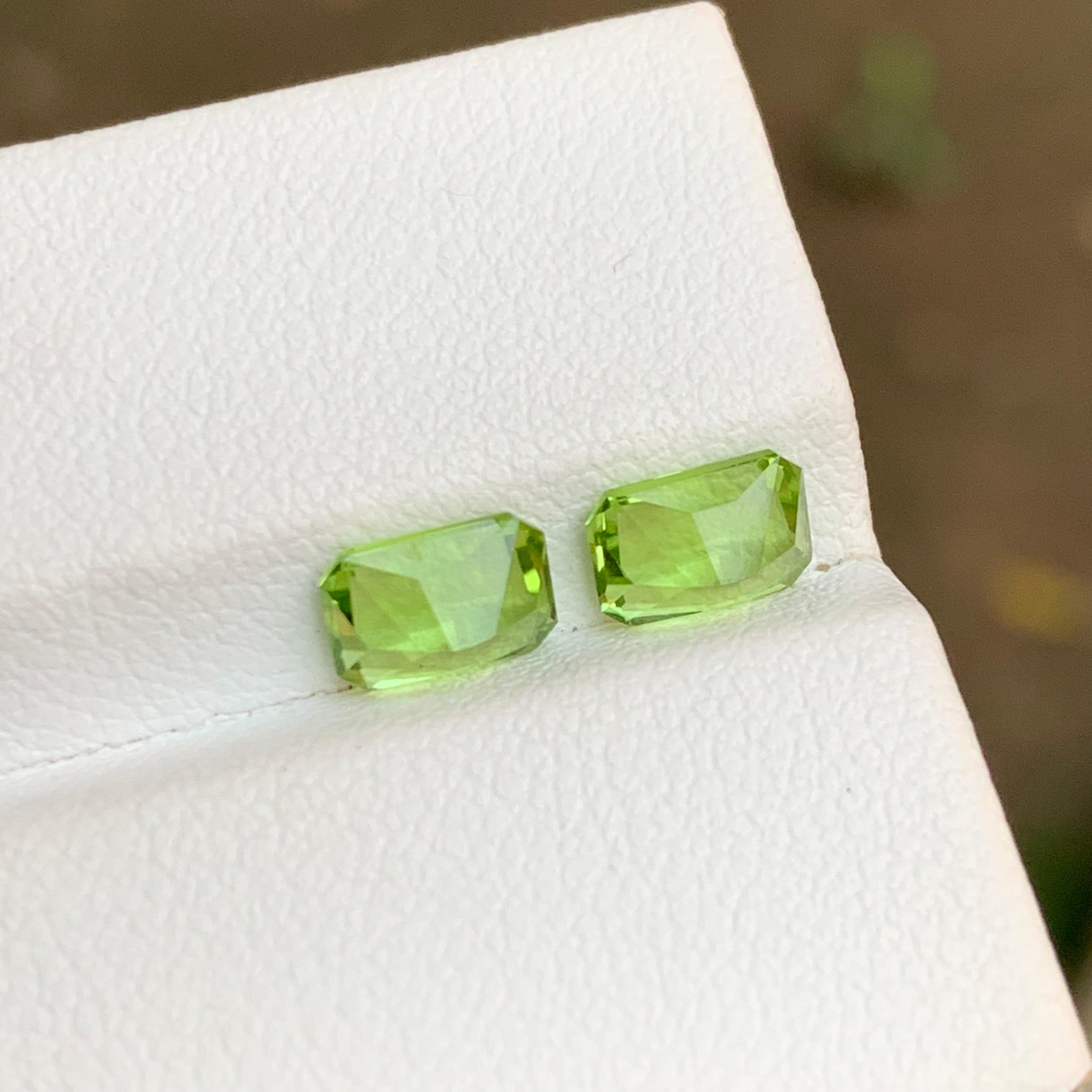 Lime Green Natural Peridot Gemstones Pair 1.95 Ct Emerald Cut  Earrings Jewelry In New Condition For Sale In Peshawar, PK