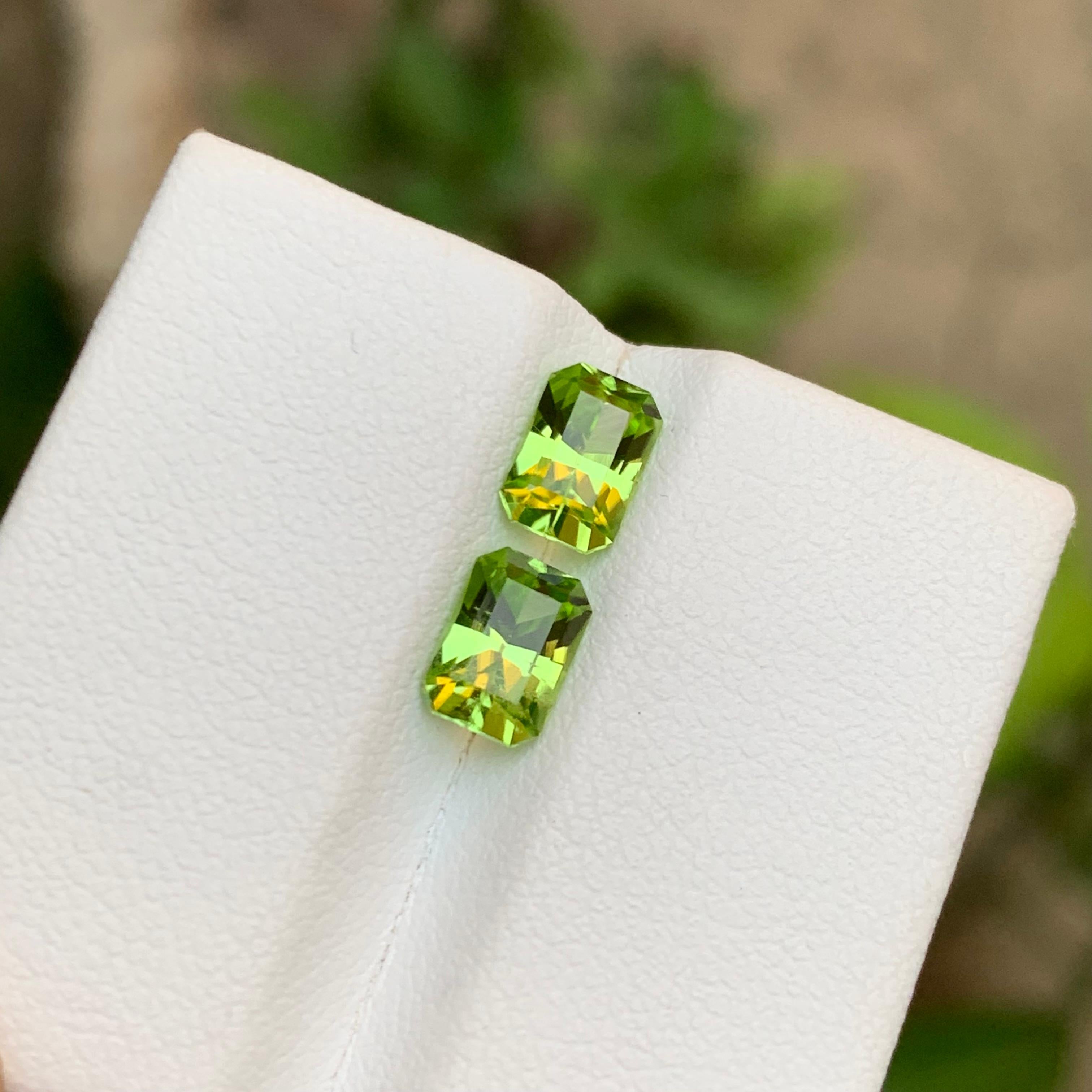 Lime Green Natural Peridot Gemstones Pair 1.95 Ct Emerald Cut  Earrings Jewelry For Sale 2