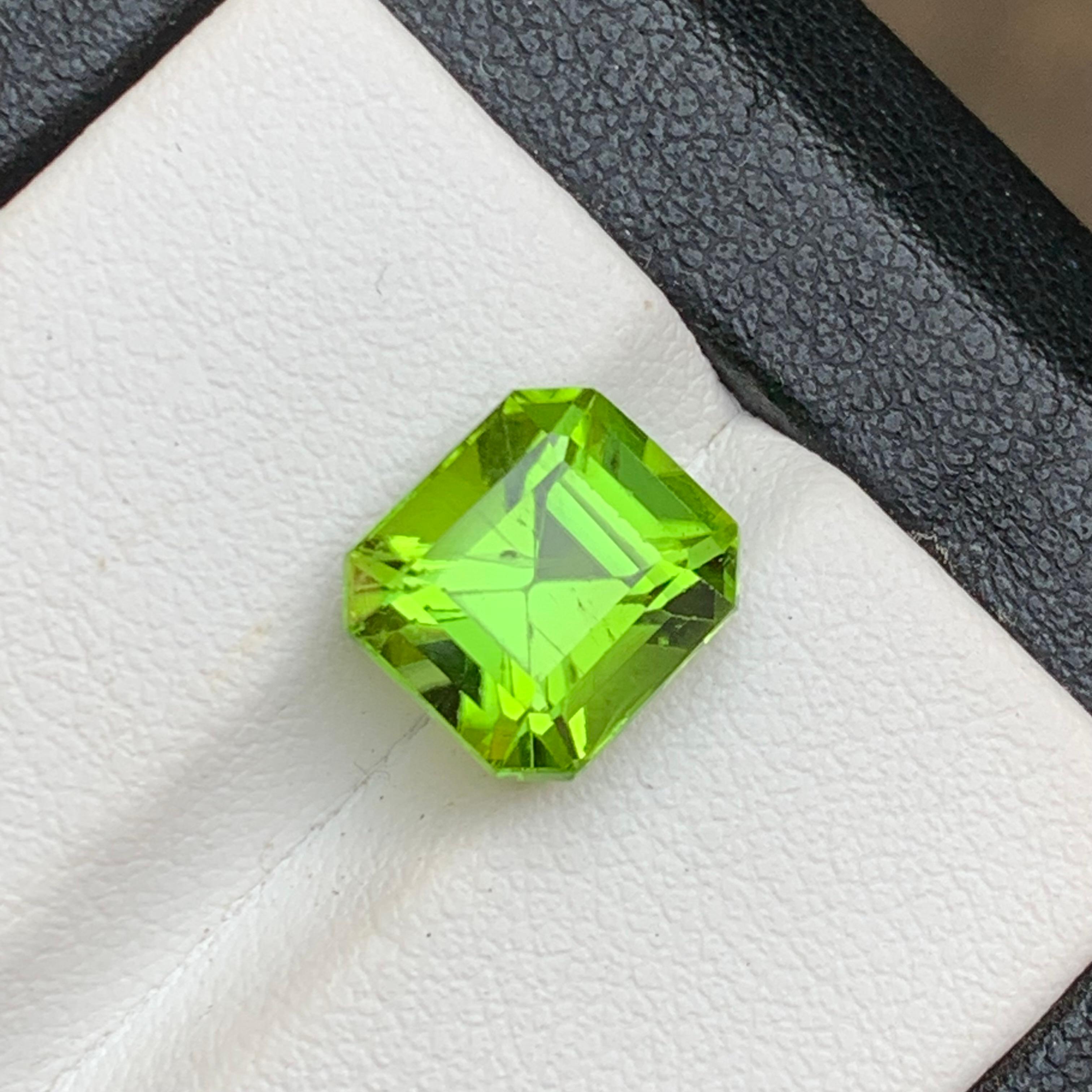 Lime Green Natural Peridot Ring Gemstone 5 Ct Octagon Emerald Cut for Jewelry For Sale 8
