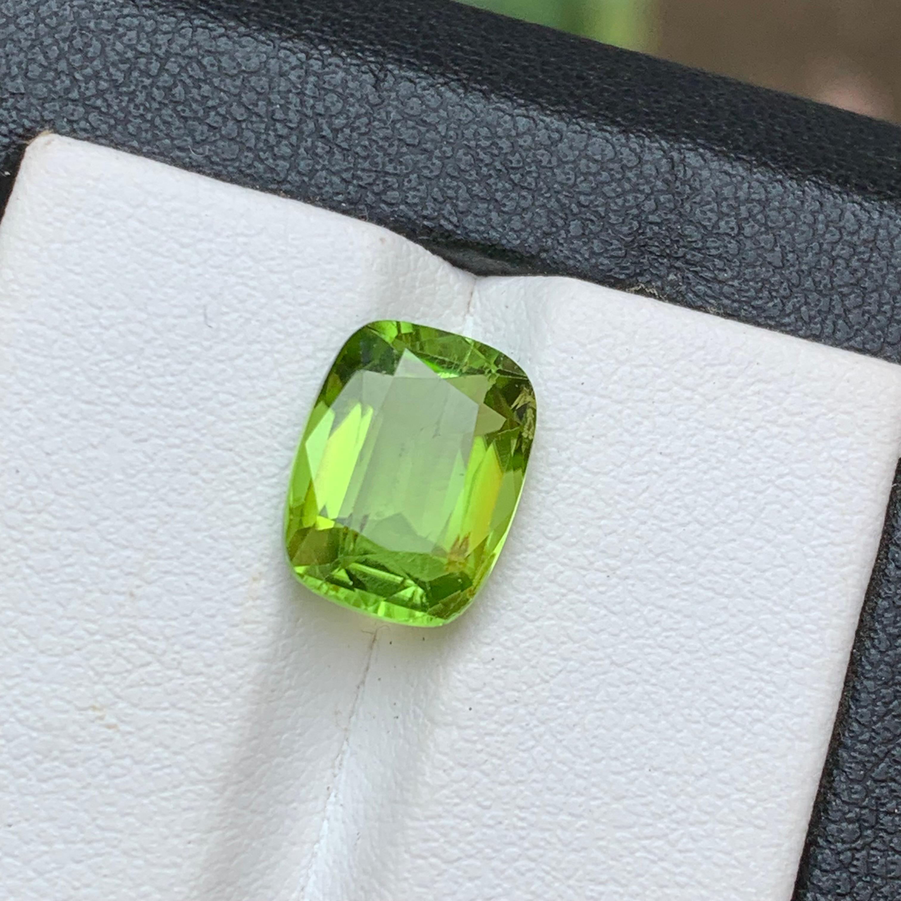 Lime Green Natural Peridot Loose Gemstone for Ring, Necklace Pendant, or any other Jewelry Setting-Cushion Cut from Pakistan!!

💎 GEMSTONE TYPE: Peridot
⚖️ WEIGHT: 4.40 Carats
🪚 SHAPE & CUT: Cushion Cut
📏 SIZE (MM): 11.25 x 8.61 x 5.33
🌈 COLOR: 