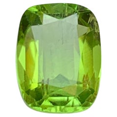 Lime Green Natural Peridot Ring Loose Gemstone 4.40 Ct Cushion Cut for Jewelry